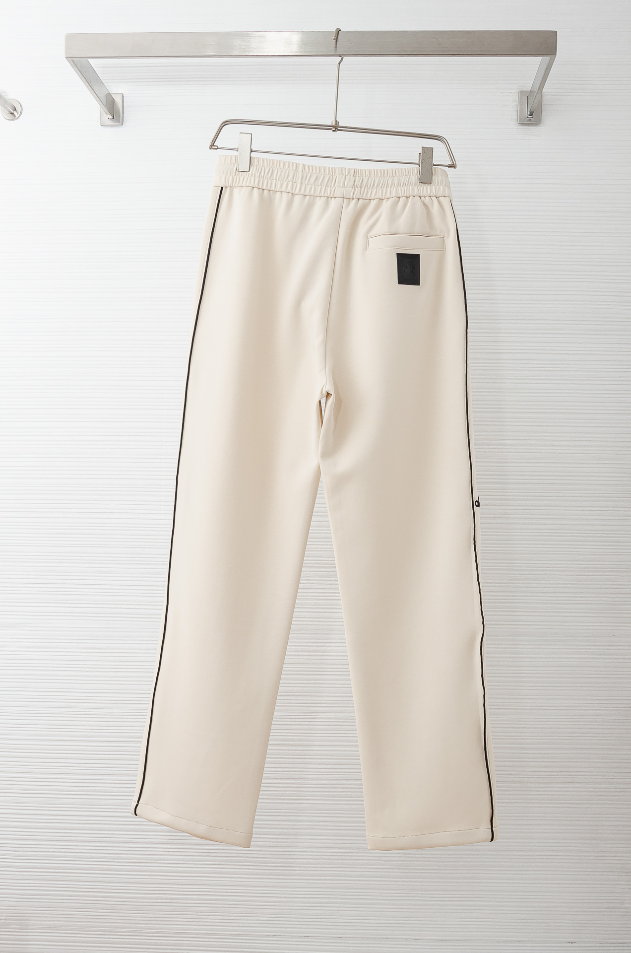 alo26FW最新款精梳棉混纺挺括有型自带筋骨感抗皱性极强四面弹力包容性好弹力松紧腰搭配抽绳设计直筒立体