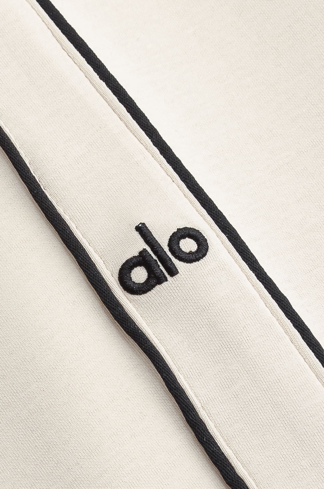 alo26FW最新款精梳棉混纺挺括有型自带筋骨感抗皱性极强四面弹力包容性好弹力松紧腰搭配抽绳设计直筒立体