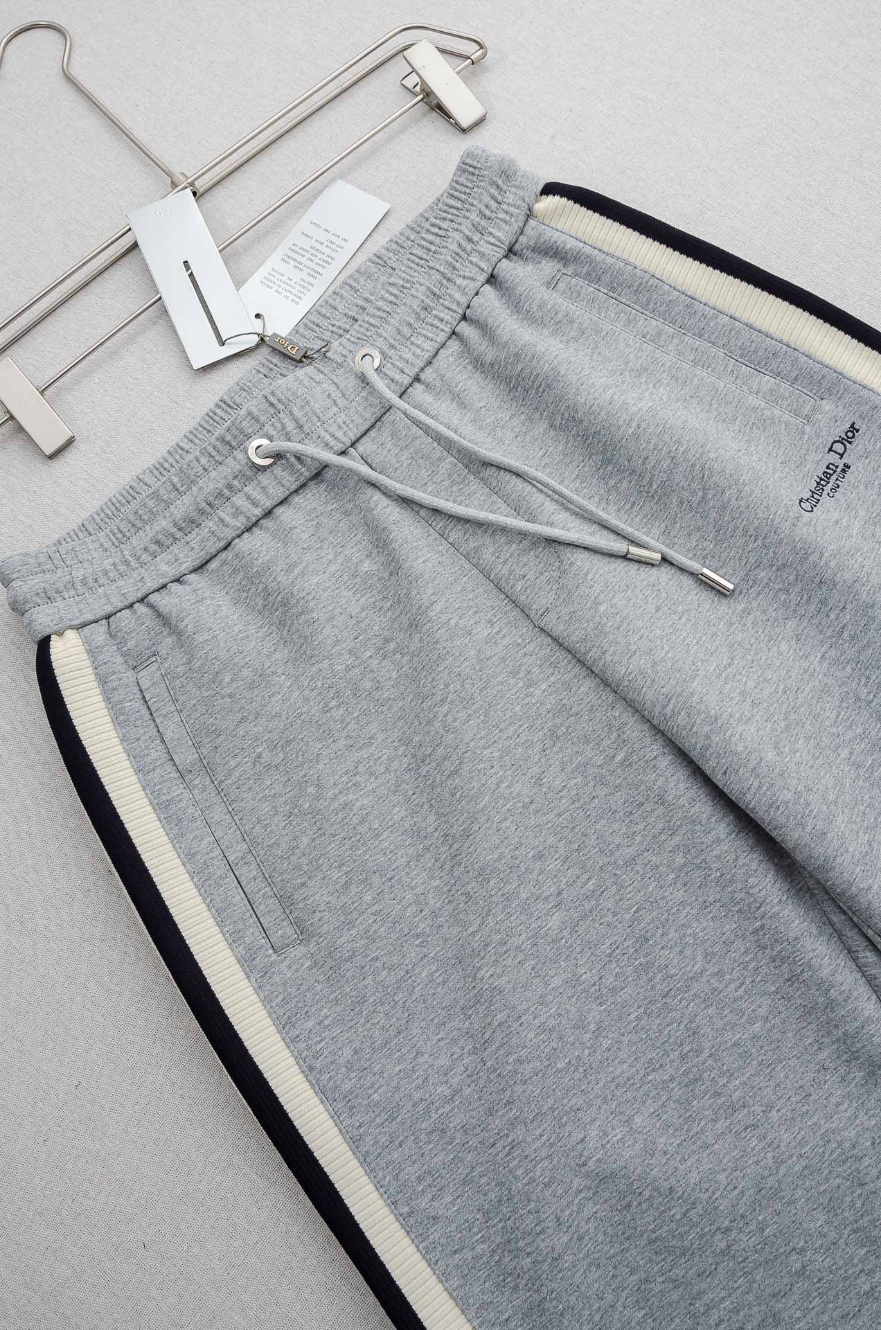 Dior迪奥26FW最新款精梳棉混纺挺括有型自带筋骨感抗皱性极强四面弹力包容性好弹力松紧腰搭配抽绳设计直