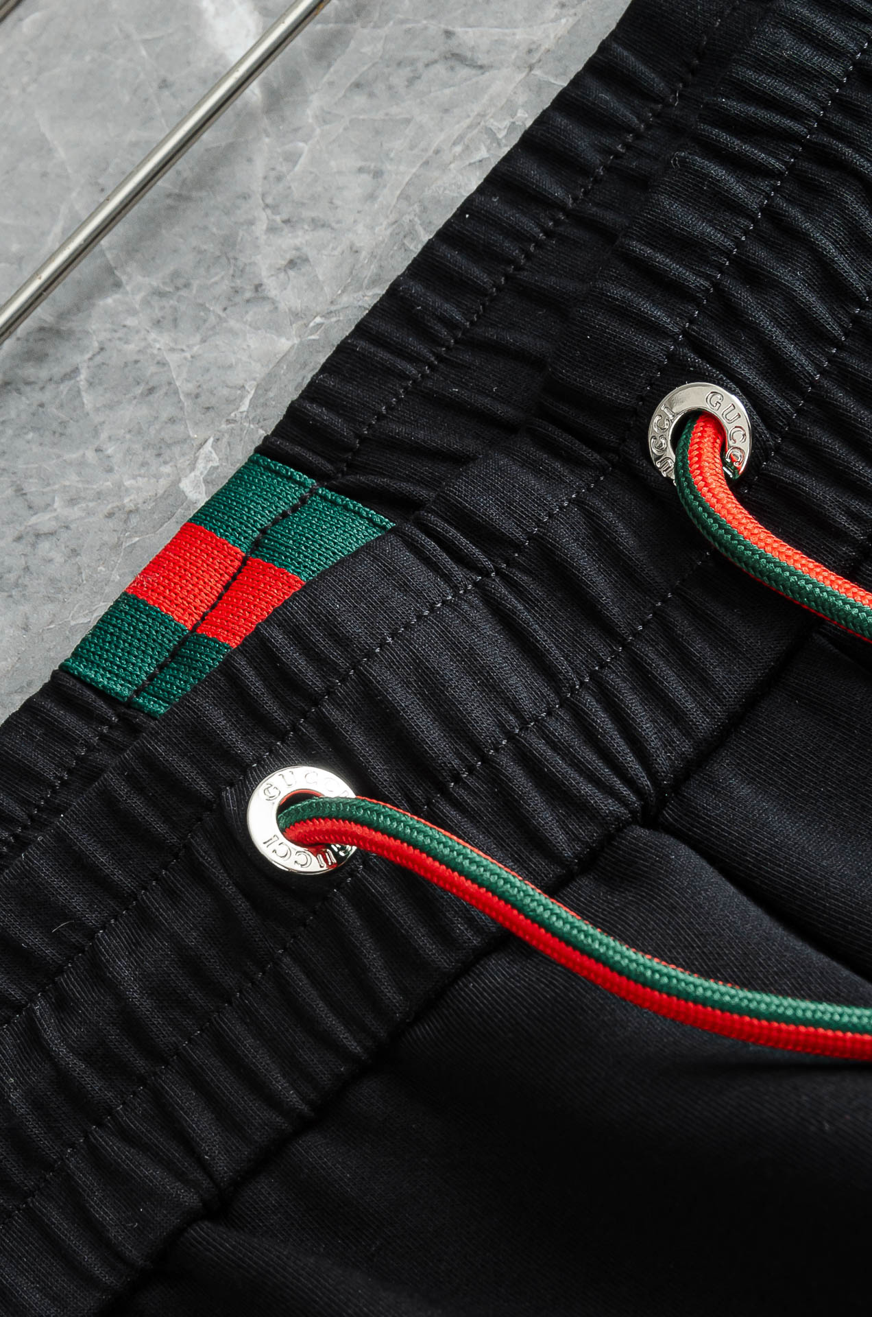 Gucci古驰26FW最新款精梳棉混纺挺括有型自带筋骨感抗皱性极强四面弹力包容性好弹力松紧腰搭配抽绳设计