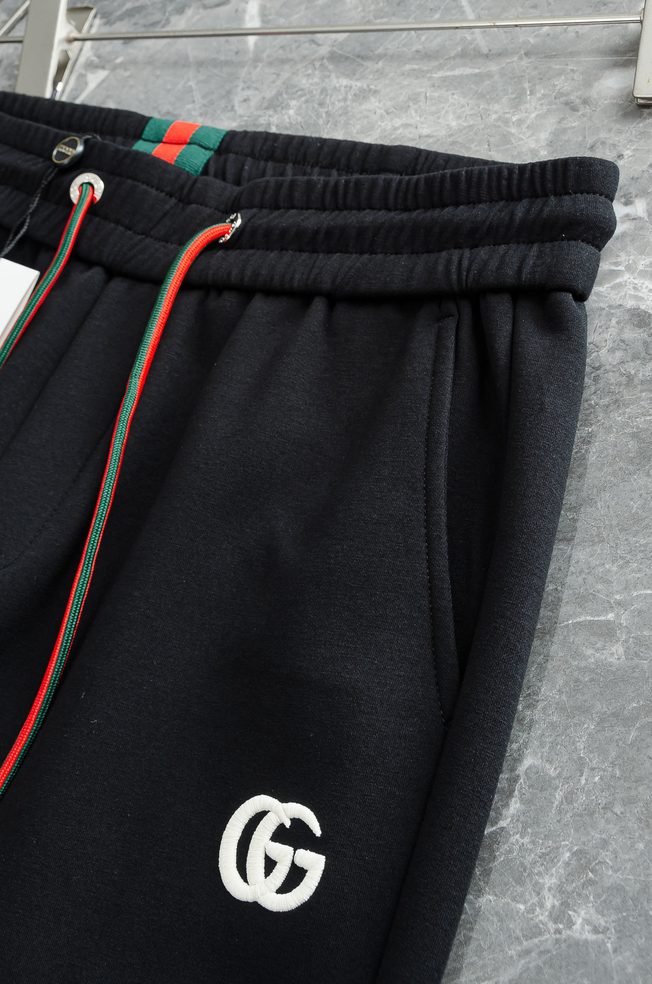 Gucci古驰26FW最新款精梳棉混纺挺括有型自带筋骨感抗皱性极强四面弹力包容性好弹力松紧腰搭配抽绳设计