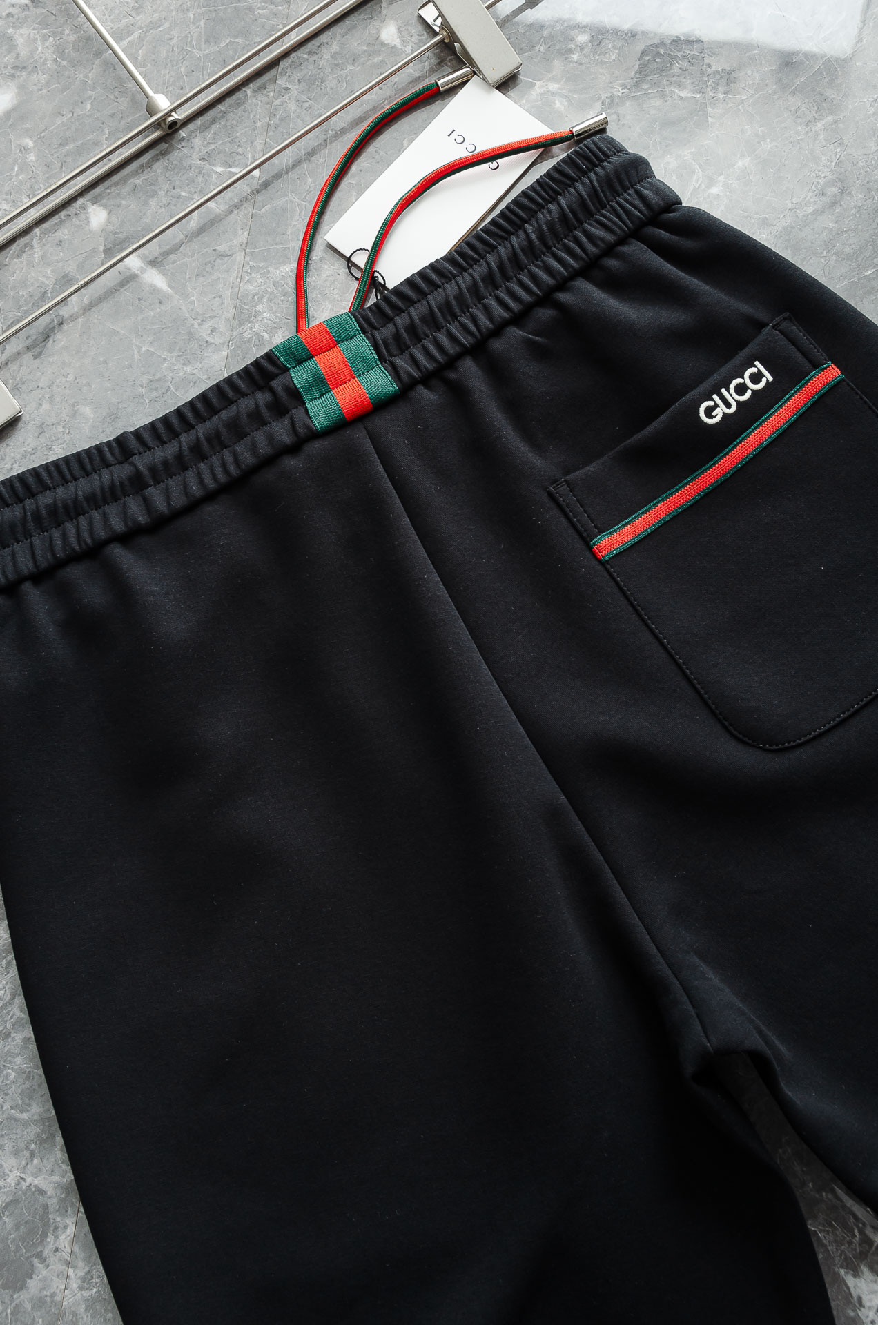 Gucci古驰26FW最新款精梳棉混纺挺括有型自带筋骨感抗皱性极强四面弹力包容性好弹力松紧腰搭配抽绳设计