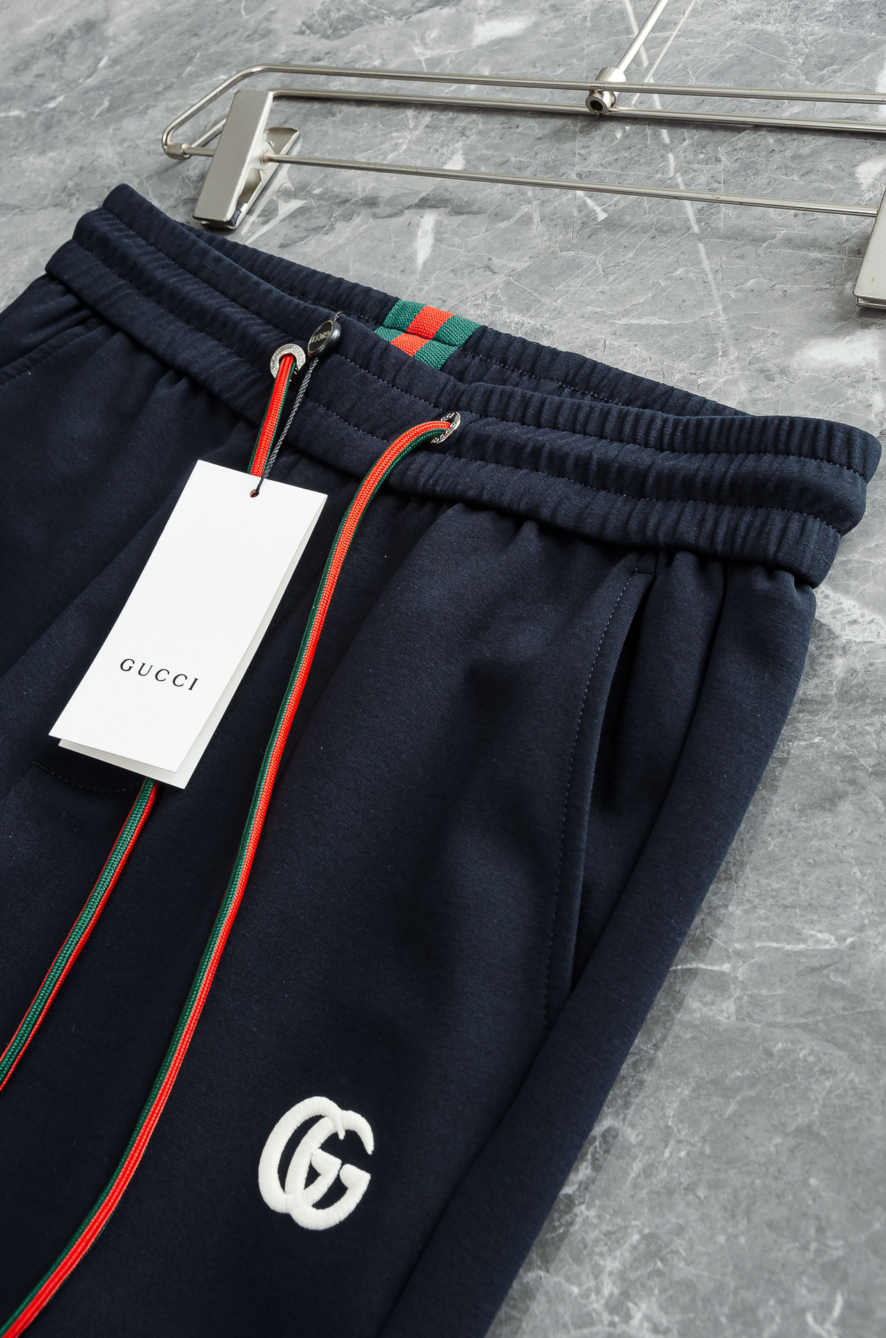 Gucci古驰26FW最新款精梳棉混纺挺括有型自带筋骨感抗皱性极强四面弹力包容性好弹力松紧腰搭配抽绳设计