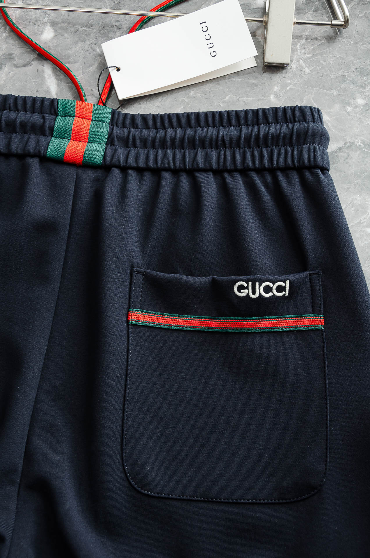 Gucci古驰26FW最新款精梳棉混纺挺括有型自带筋骨感抗皱性极强四面弹力包容性好弹力松紧腰搭配抽绳设计