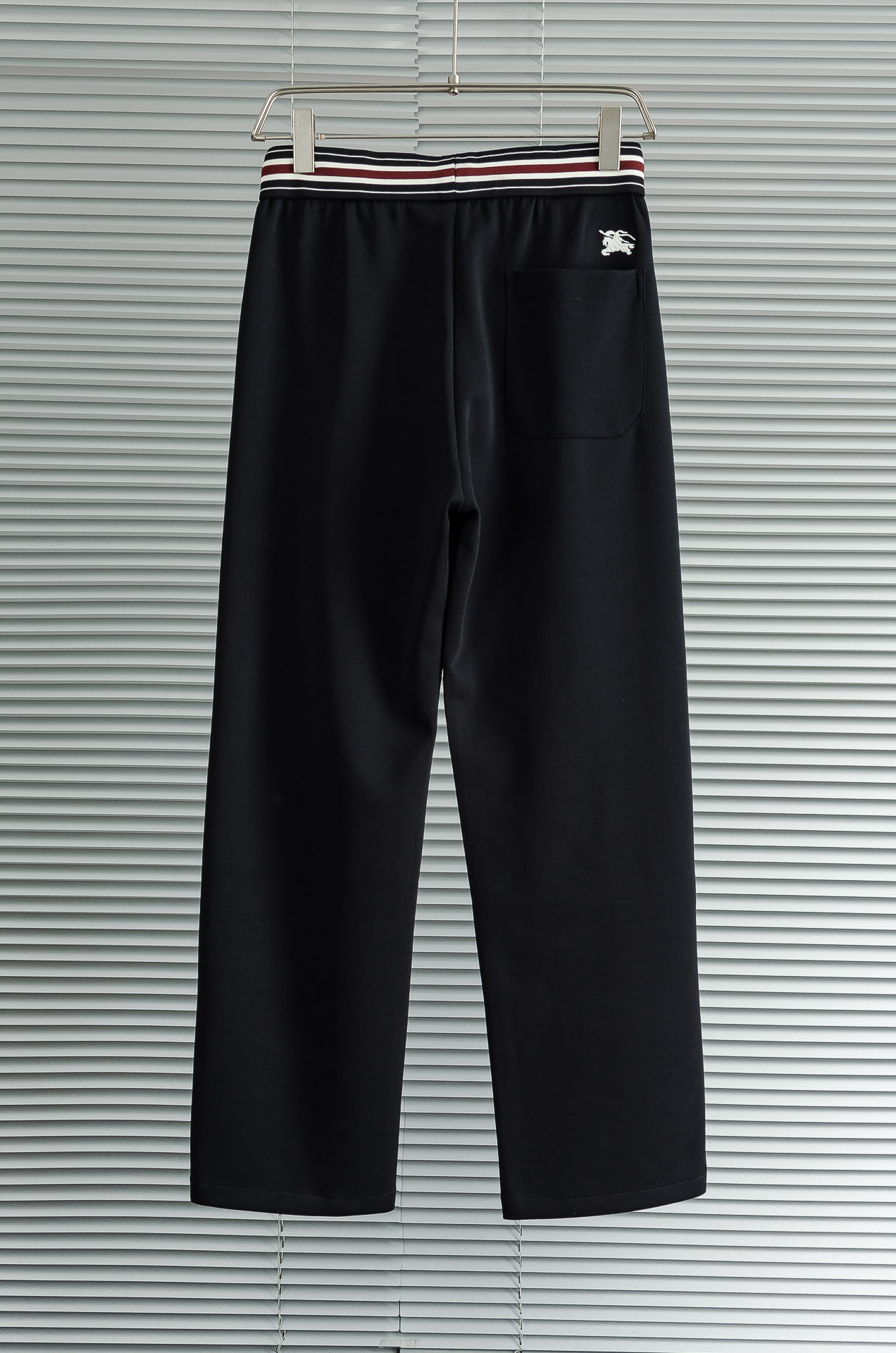 Burberry巴宝莉26FW最新款精梳棉混纺挺括有型自带筋骨感抗皱性极强四面弹力包容性好弹力松紧腰搭配