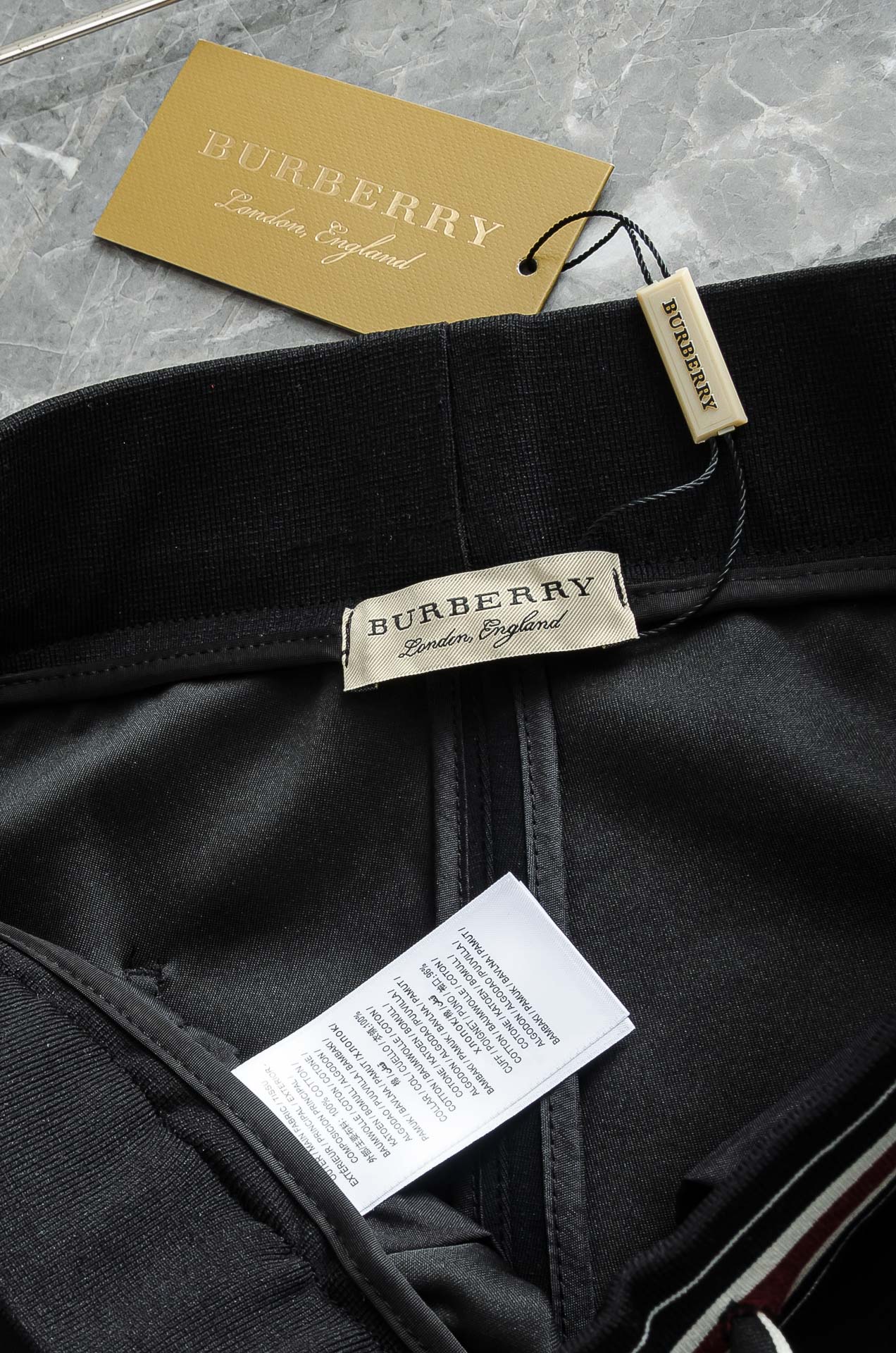 Burberry巴宝莉26FW最新款精梳棉混纺挺括有型自带筋骨感抗皱性极强四面弹力包容性好弹力松紧腰搭配