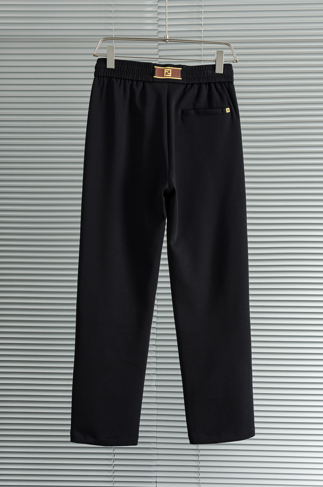 FENDI芬迪26FW最新款精梳棉混纺挺括有型自带筋骨感抗皱性极强四面弹力包容性好弹力松紧腰搭配抽绳设计