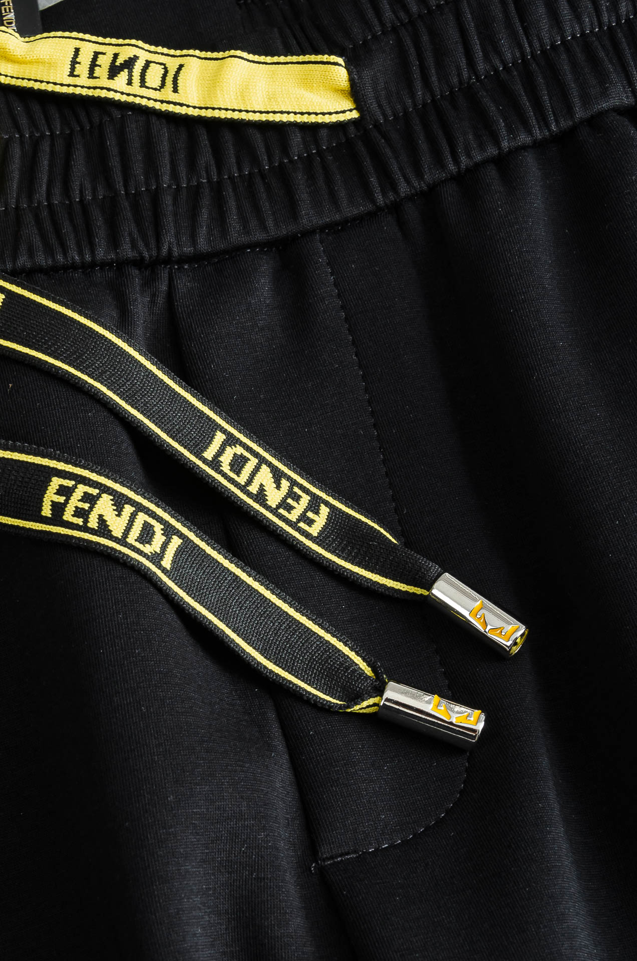 FENDI芬迪26FW最新款精梳棉混纺挺括有型自带筋骨感抗皱性极强四面弹力包容性好弹力松紧腰搭配抽绳设计