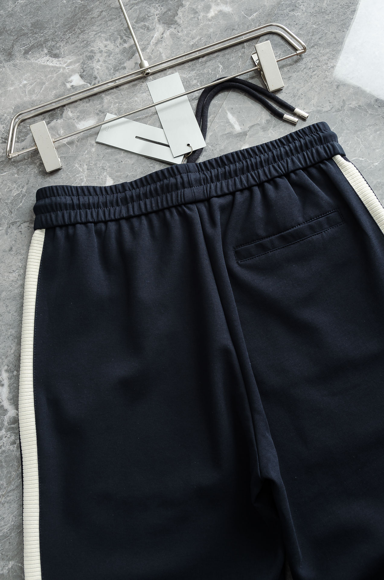 Dior迪奥 26FW最新款精梳棉混纺挺括有型自带筋骨感抗皱性极强四面弹力包容性好弹力松紧腰搭配抽绳设计