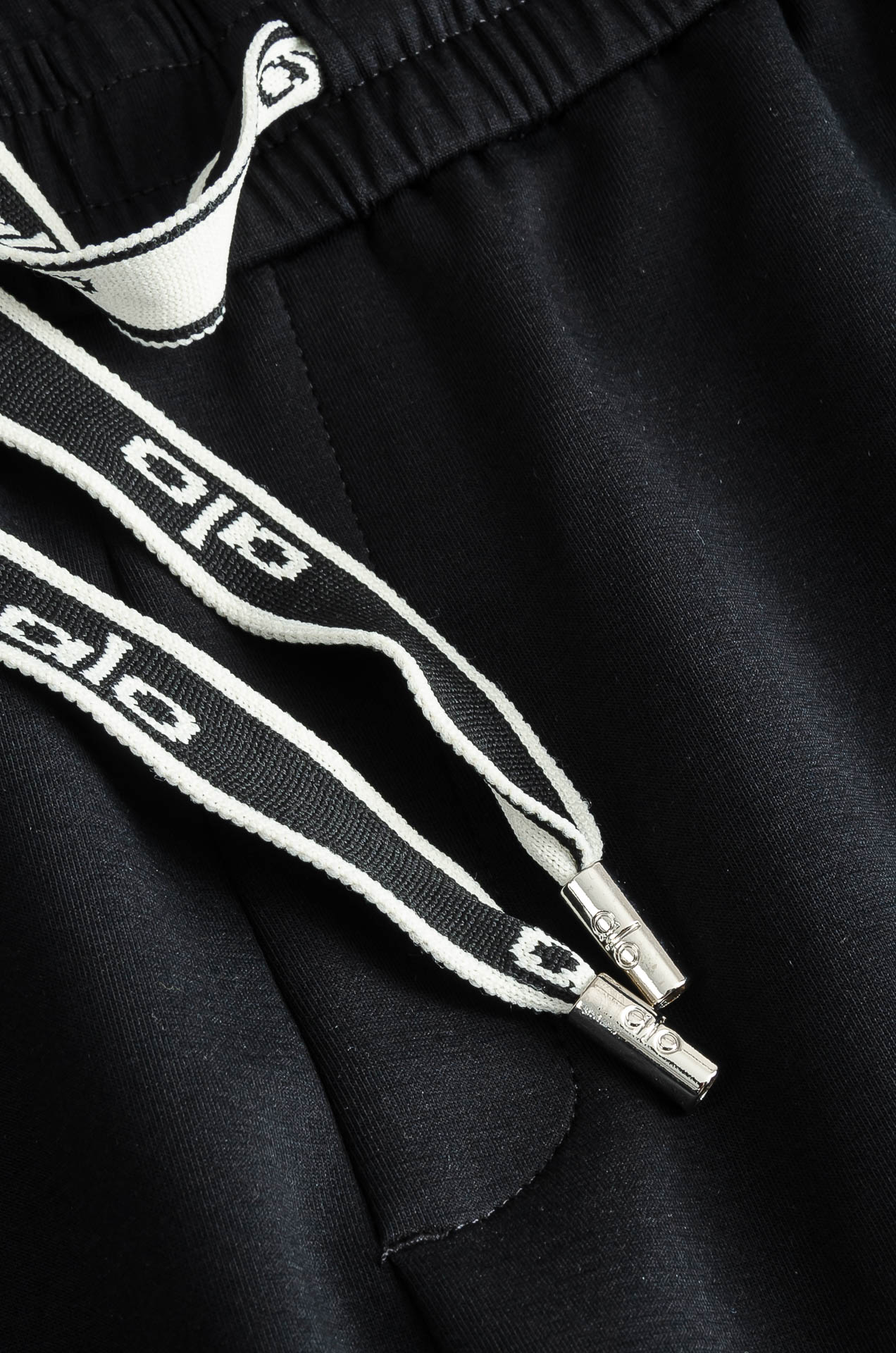 alo 26FW最新款精梳棉混纺挺括有型自带筋骨感抗皱性极强四面弹力包容性好弹力松紧腰搭配抽绳设计直筒立