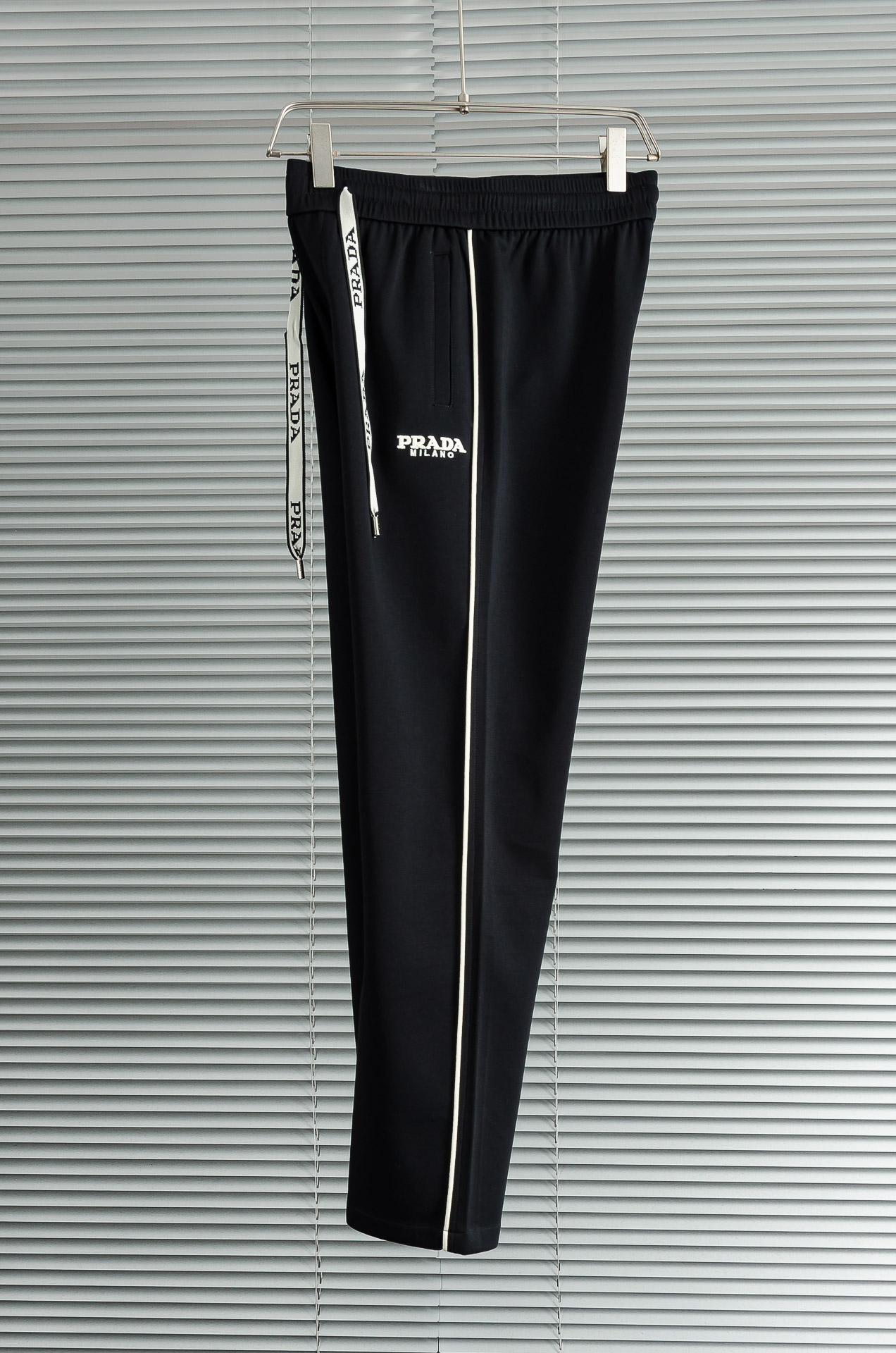 PRADA普拉达 26FW最新款精梳棉混纺挺括有型自带筋骨感抗皱性极强四面弹力包容性好弹力松紧腰搭配抽绳