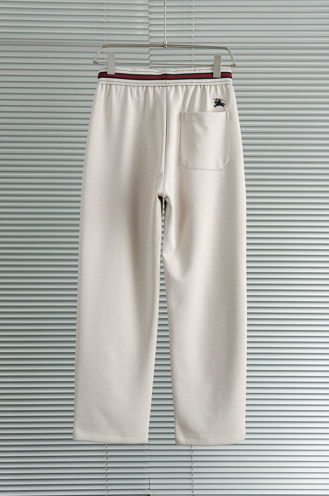 Burberry巴宝莉26FW最新款精梳棉混纺挺括有型自带筋骨感抗皱性极强四面弹力包容性好弹力松紧腰搭配