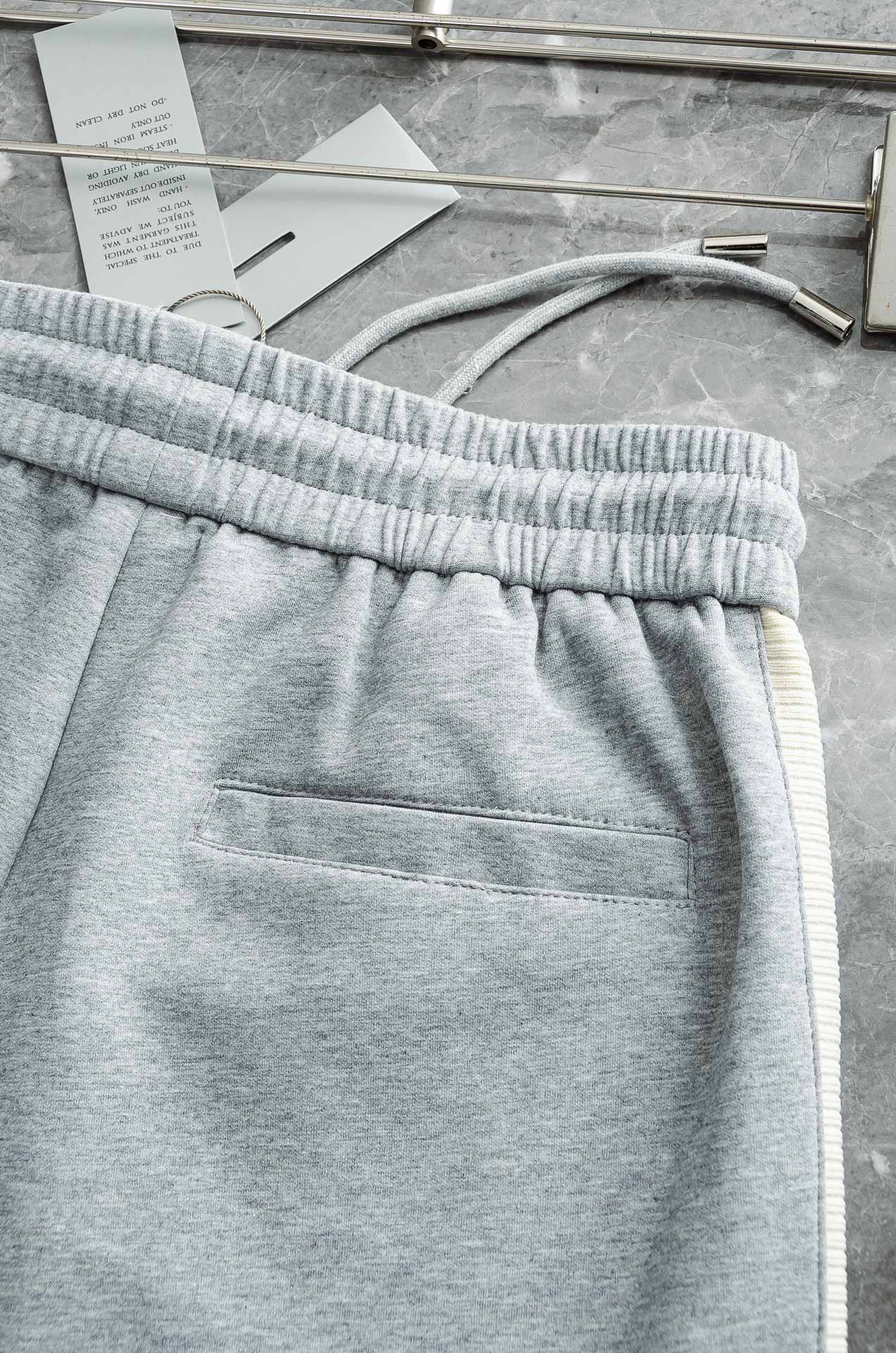 Dior迪奥 26FW最新款精梳棉混纺挺括有型自带筋骨感抗皱性极强四面弹力包容性好弹力松紧腰搭配抽绳设计