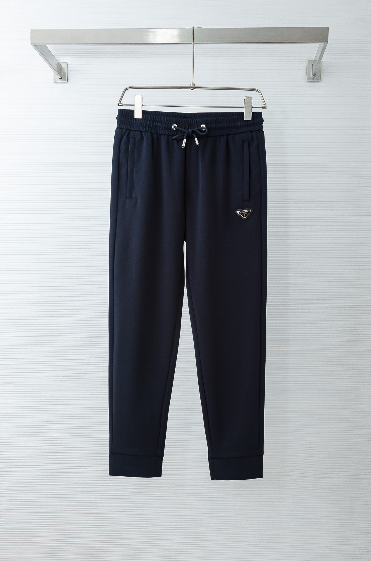 Prada普拉达26FW最新款精梳棉混纺挺括有型自带筋骨感抗皱性极强四面弹力包容性好弹力松紧腰搭配抽绳设