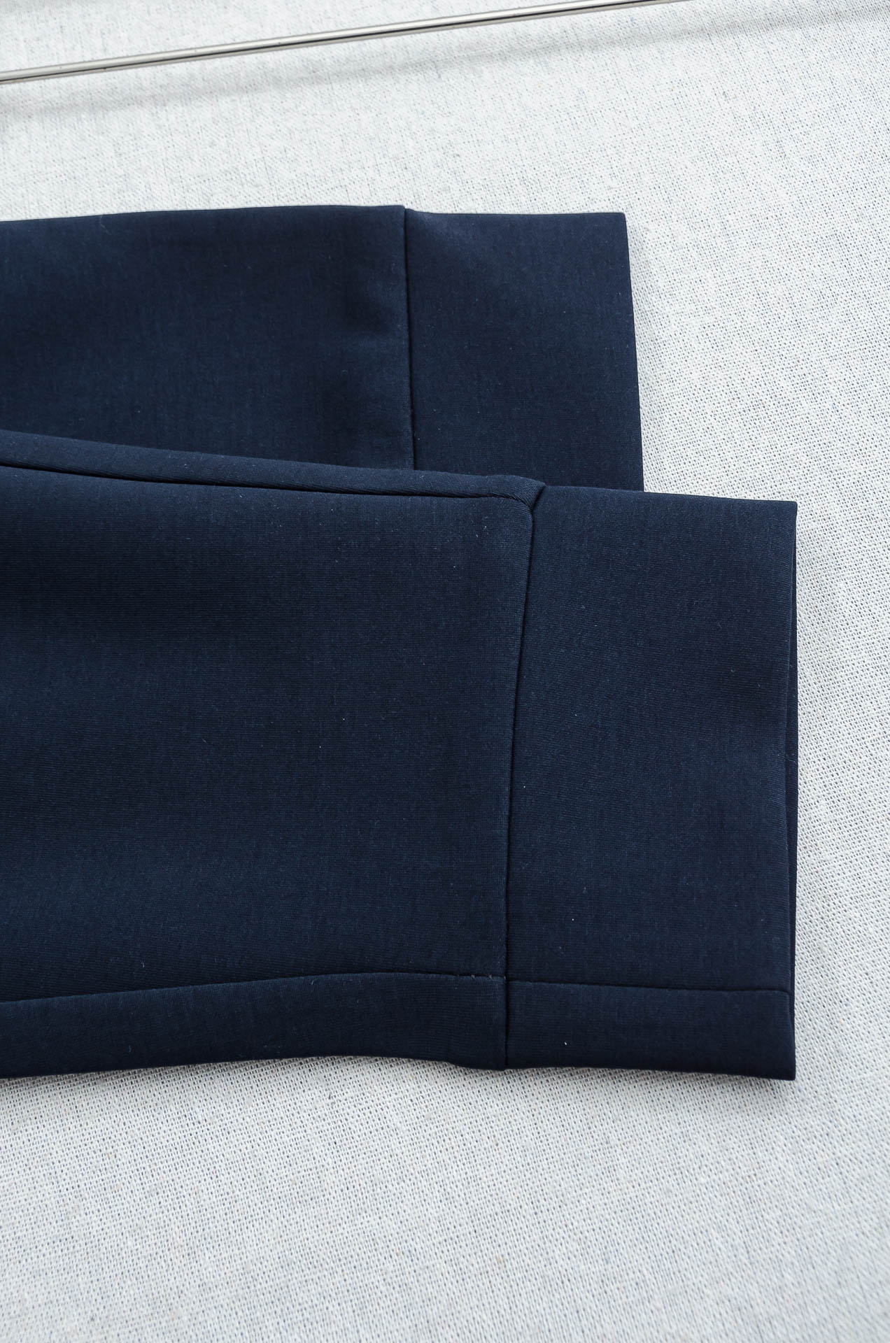 Prada普拉达26FW最新款精梳棉混纺挺括有型自带筋骨感抗皱性极强四面弹力包容性好弹力松紧腰搭配抽绳设