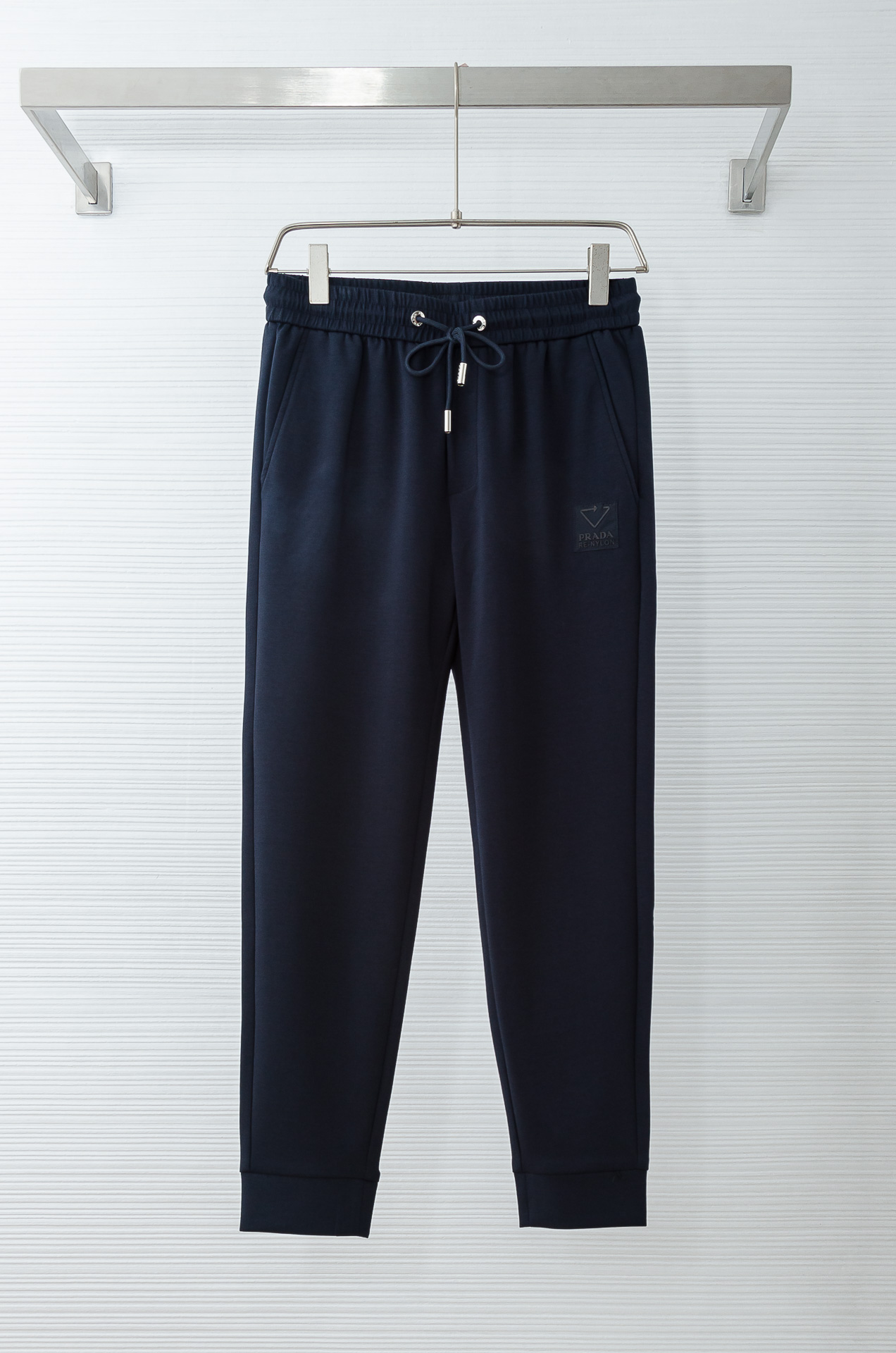 Prada普拉达26FW最新款精梳棉混纺挺括有型自带筋骨感抗皱性极强四面弹力包容性好弹力松紧腰搭配抽绳设