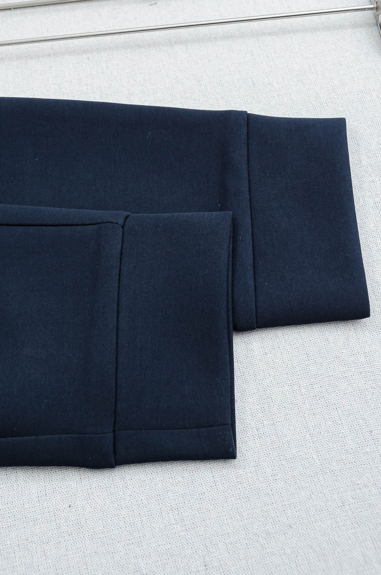 Prada普拉达26FW最新款精梳棉混纺挺括有型自带筋骨感抗皱性极强四面弹力包容性好弹力松紧腰搭配抽绳设