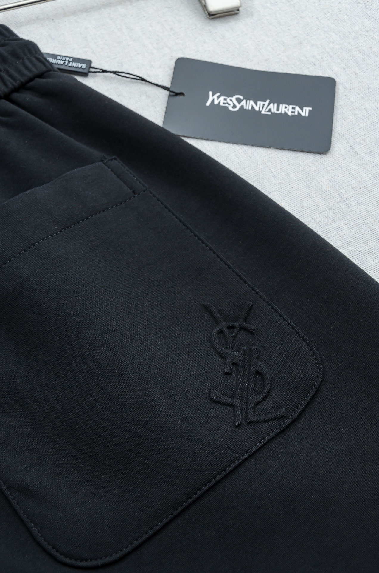 YsL 26FW最新款精梳棉混纺挺括有型自带筋骨感抗皱性极强四面弹力包容性好弹力松紧腰搭配抽绳设计直筒立