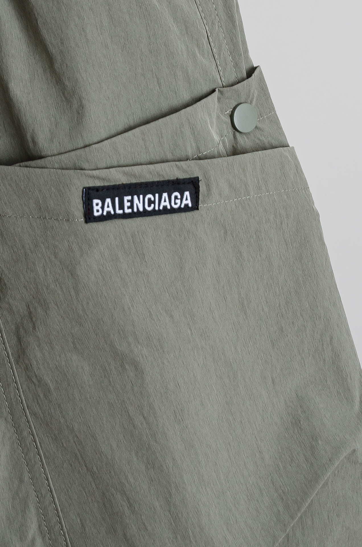 ☀️☀️ 巴黎世家 2026新春最新出品宽松裤脚休闲裤#休闲百搭的一款 上身很舒适 弹力收腰抽绳，阔腿设