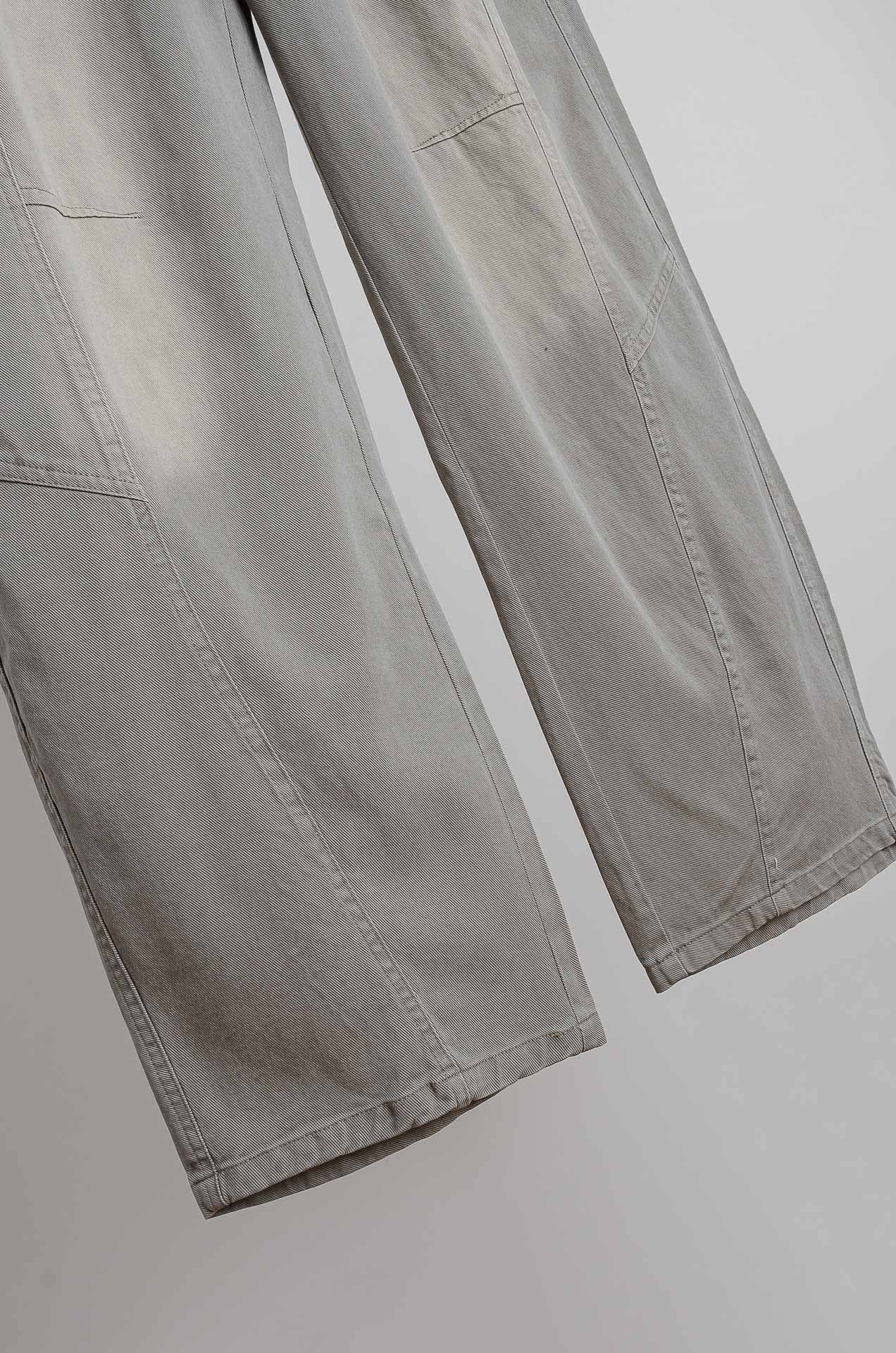 ☀️☀️ LV 2026新春最新出品宽松裤脚休闲裤#休闲百搭的一款 上身很舒适 弹力收腰抽绳，阔腿设计，