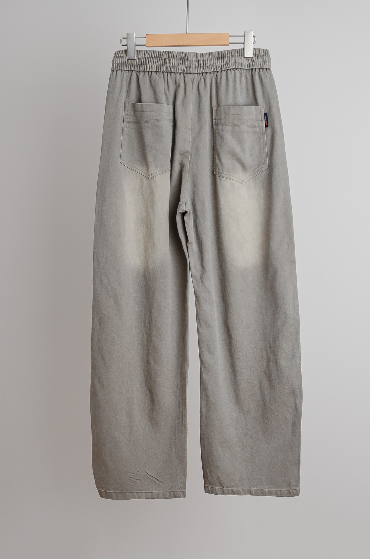 ☀️☀️ LV 2026新春最新出品宽松裤脚休闲裤#休闲百搭的一款 上身很舒适 弹力收腰抽绳，阔腿设计，