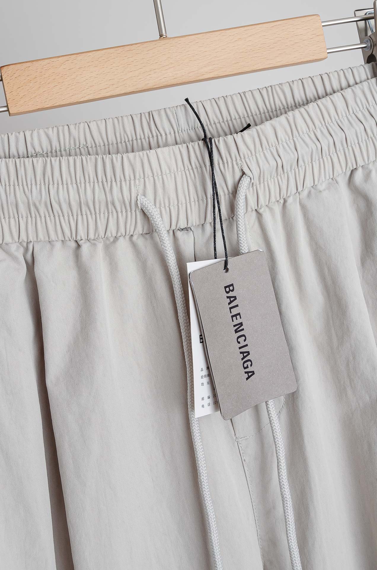 ☀️☀️ 巴黎世家 2026新春最新出品宽松裤脚休闲裤#休闲百搭的一款 上身很舒适 弹力收腰抽绳，阔腿设