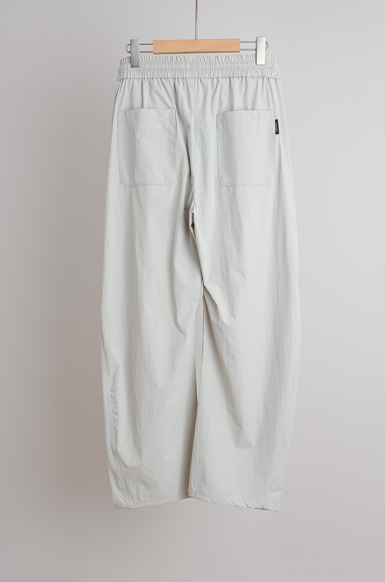 ☀️☀️ LV 2026新春最新出品宽松裤脚休闲裤#休闲百搭的一款 上身很舒适 弹力收腰抽绳，阔腿设计，