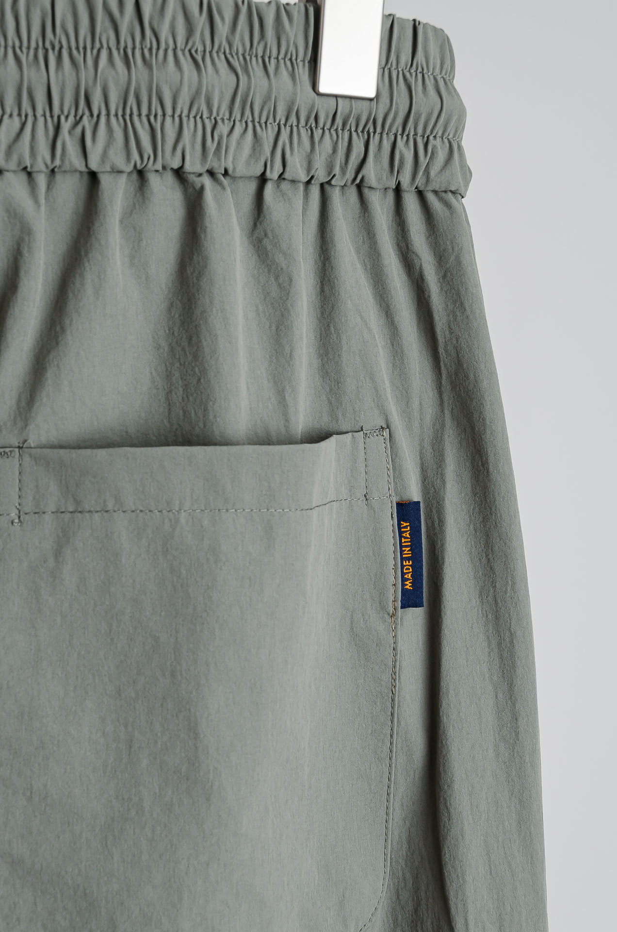 ☀️☀️ LV 2026新春最新出品宽松裤脚休闲裤#休闲百搭的一款 上身很舒适 弹力收腰抽绳，阔腿设计，