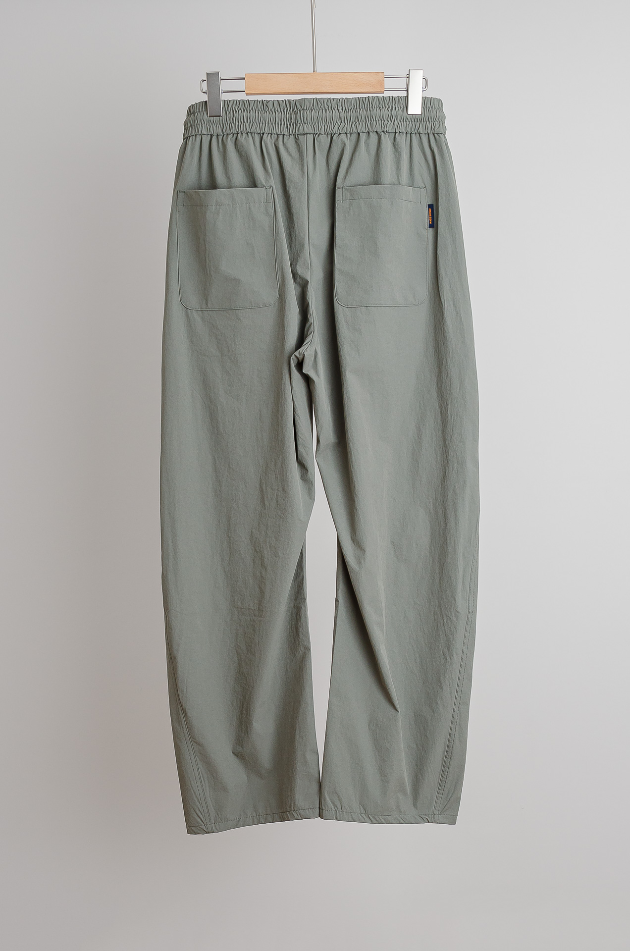 ☀️☀️ LV 2026新春最新出品宽松裤脚休闲裤#休闲百搭的一款 上身很舒适 弹力收腰抽绳，阔腿设计，