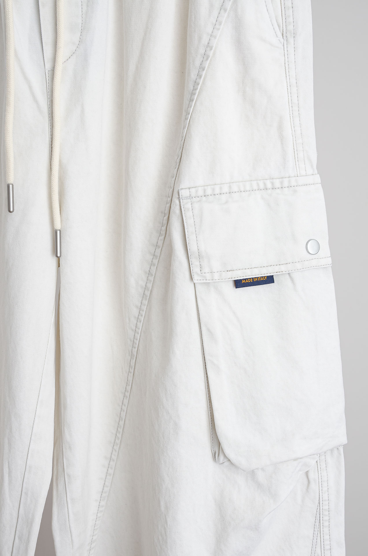 ☀️☀️ LV 2026新春最新出品宽松裤脚休闲裤#休闲百搭的一款 上身很舒适 弹力收腰抽绳，阔腿设计，