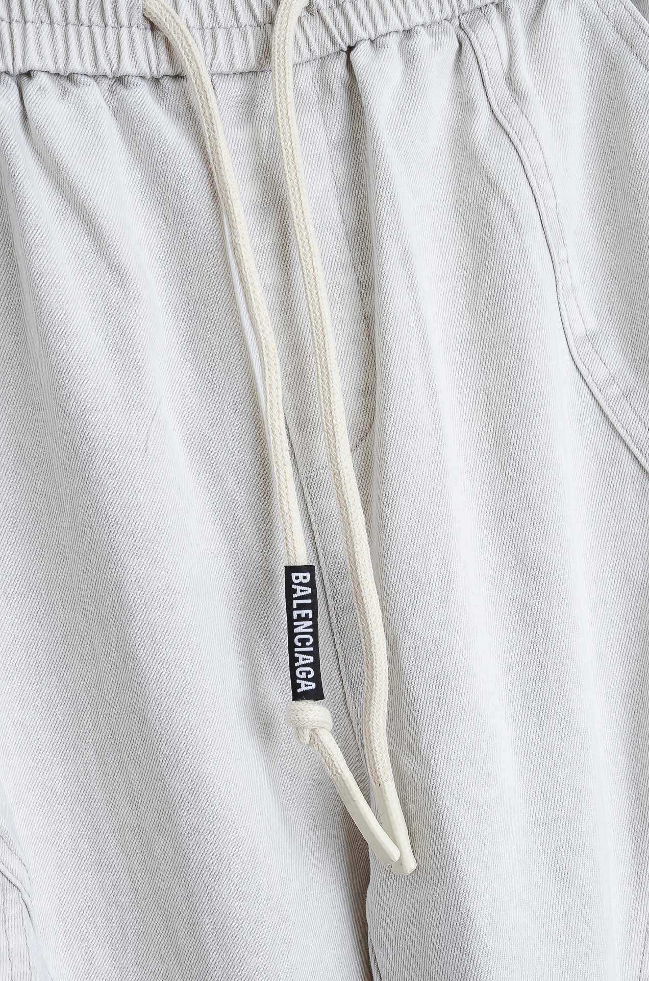 ☀️☀️ 巴黎世家 2026新春最新出品宽松裤脚休闲裤#休闲百搭的一款 上身很舒适 弹力收腰抽绳，阔腿设