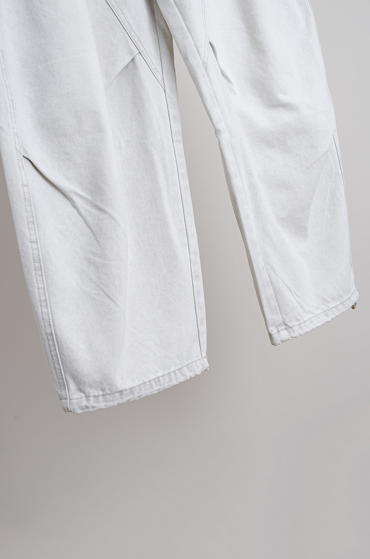 ☀️☀️ 巴黎世家 2026新春最新出品宽松裤脚休闲裤#休闲百搭的一款 上身很舒适 弹力收腰抽绳，阔腿设