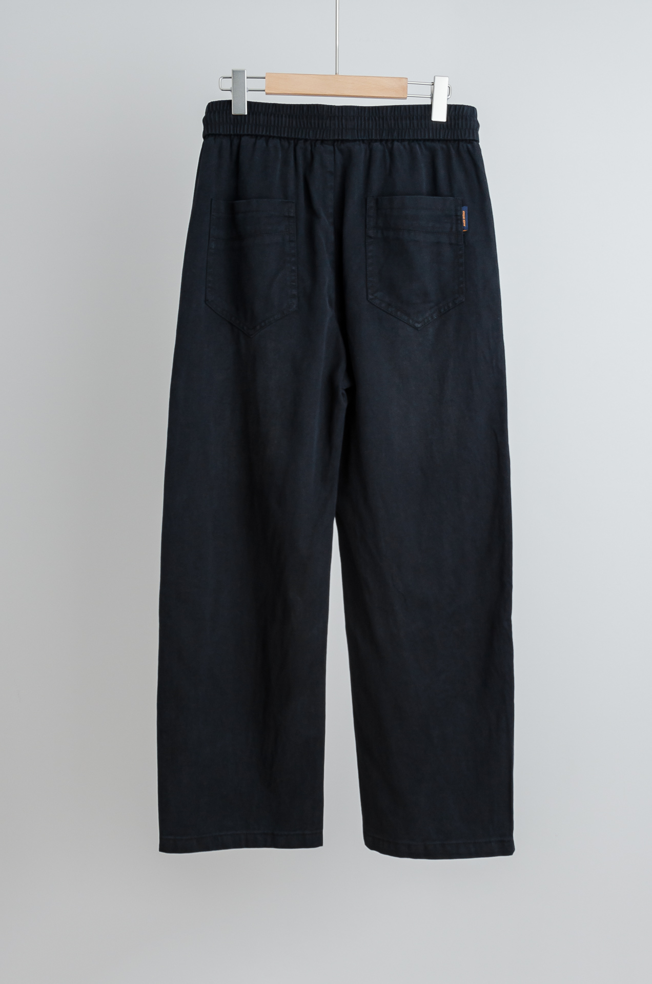 ☀️☀️ LV 2026新春最新出品宽松裤脚休闲裤#休闲百搭的一款 上身很舒适 弹力收腰抽绳，阔腿设计，