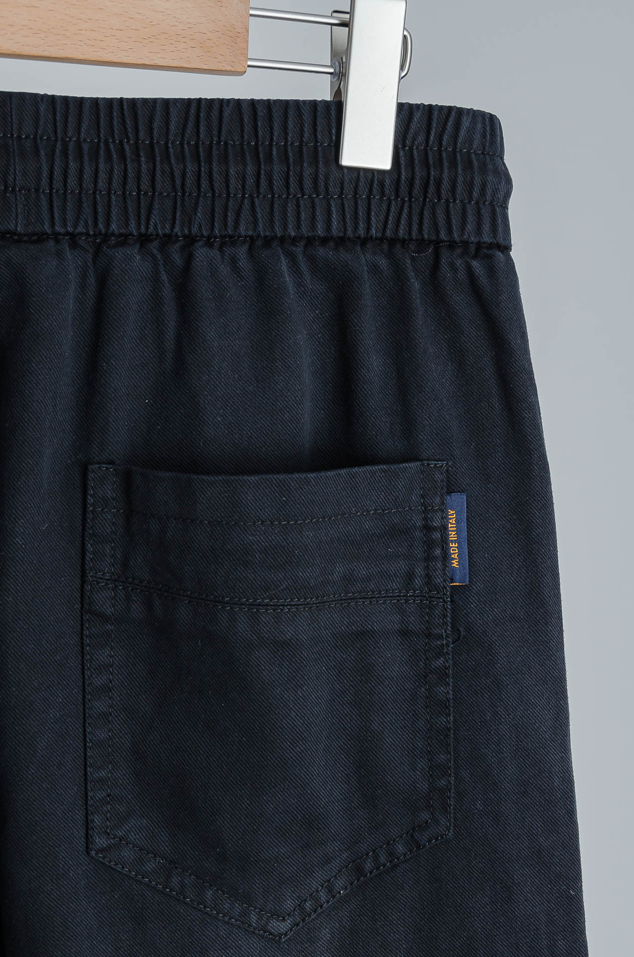 ☀️☀️ LV 2026新春最新出品宽松裤脚休闲裤#休闲百搭的一款 上身很舒适 弹力收腰抽绳，阔腿设计，