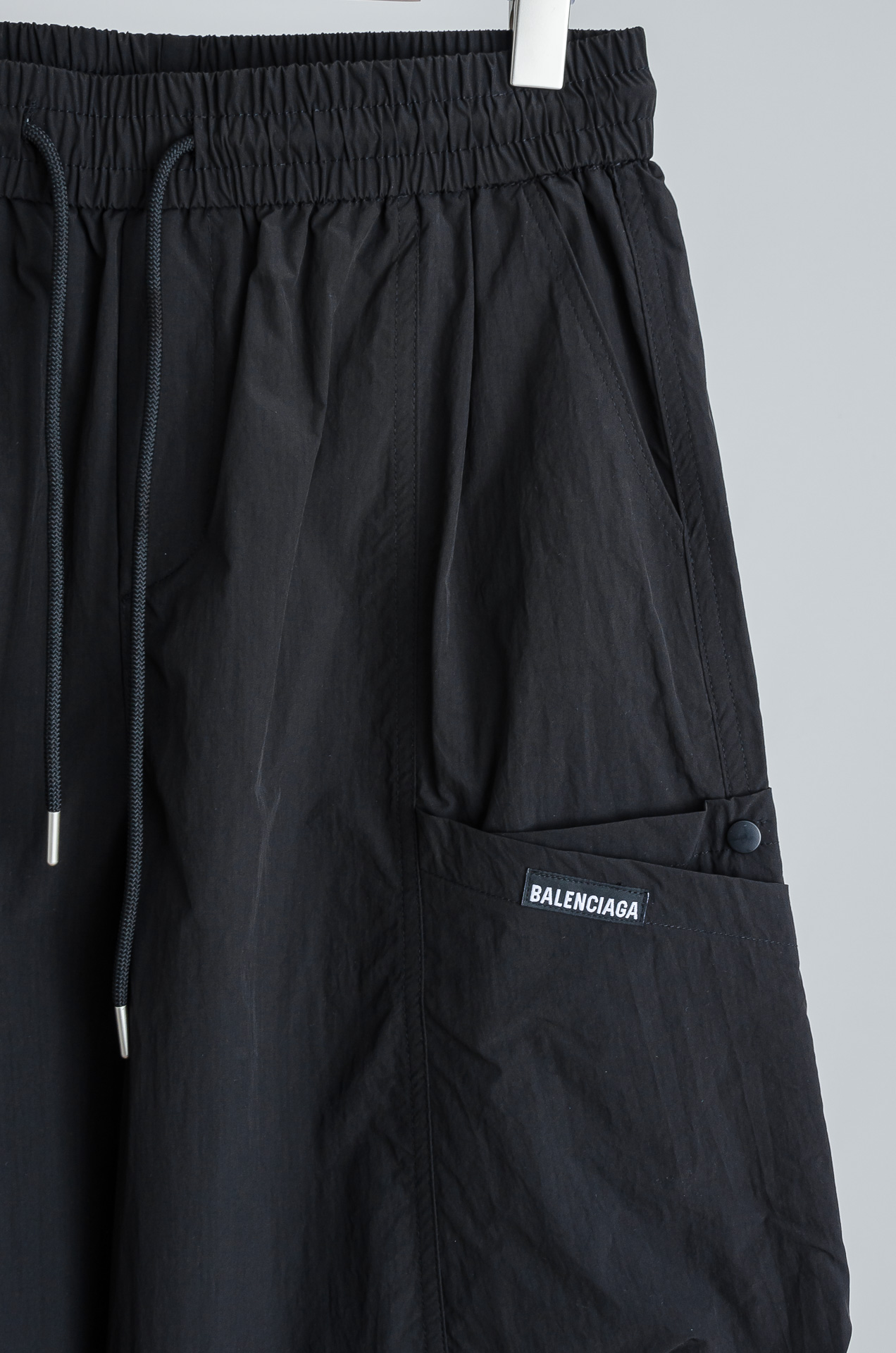 ☀️☀️ 巴黎世家 2026新春最新出品宽松裤脚休闲裤#休闲百搭的一款 上身很舒适 弹力收腰抽绳，阔腿设