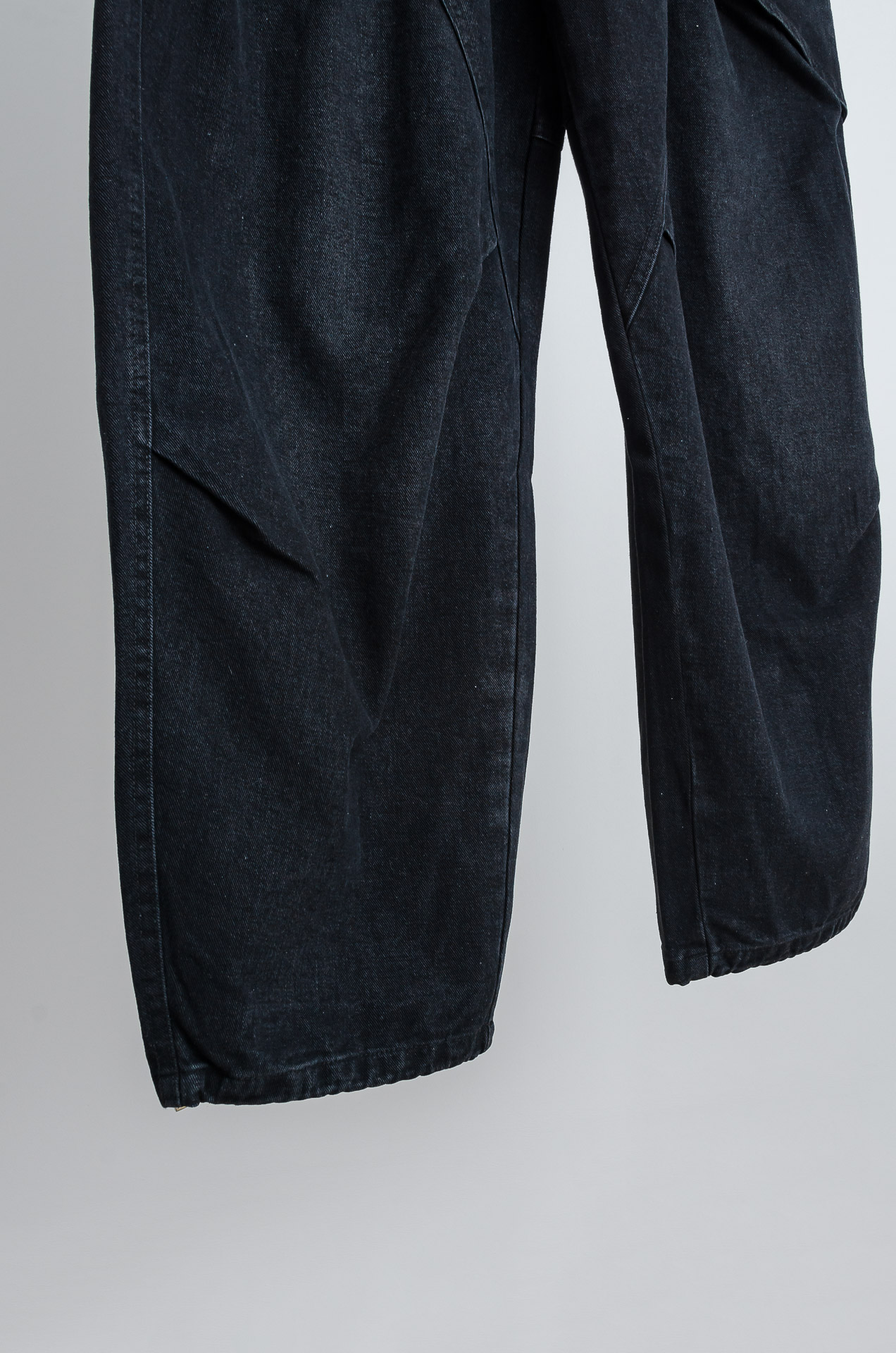 ☀️☀️ 巴黎世家 2026新春最新出品宽松裤脚休闲裤#休闲百搭的一款 上身很舒适 弹力收腰抽绳，阔腿设