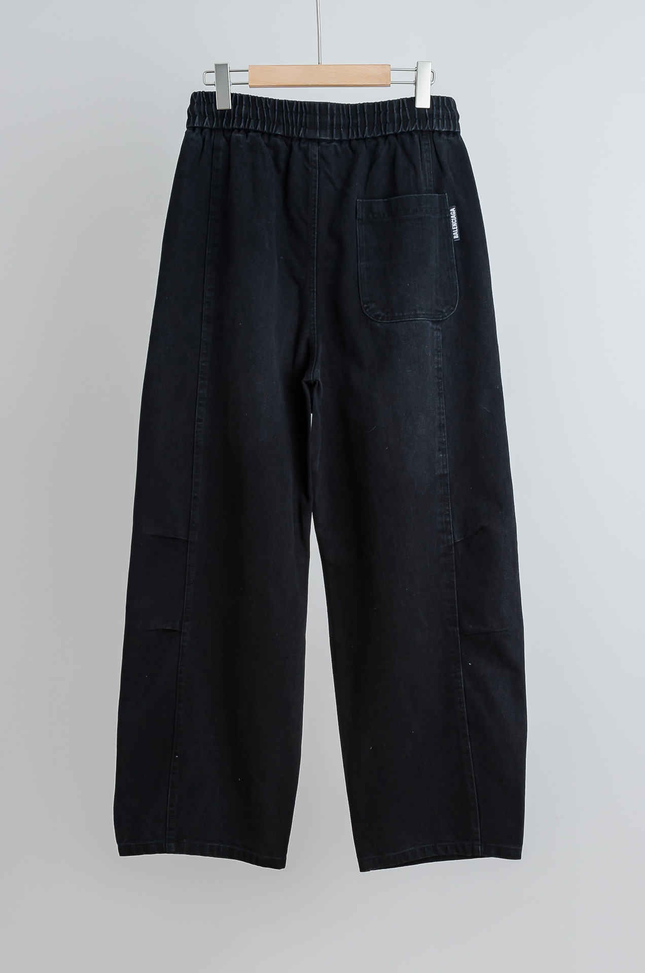 ☀️☀️ 巴黎世家 2026新春最新出品宽松裤脚休闲裤#休闲百搭的一款 上身很舒适 弹力收腰抽绳，阔腿设