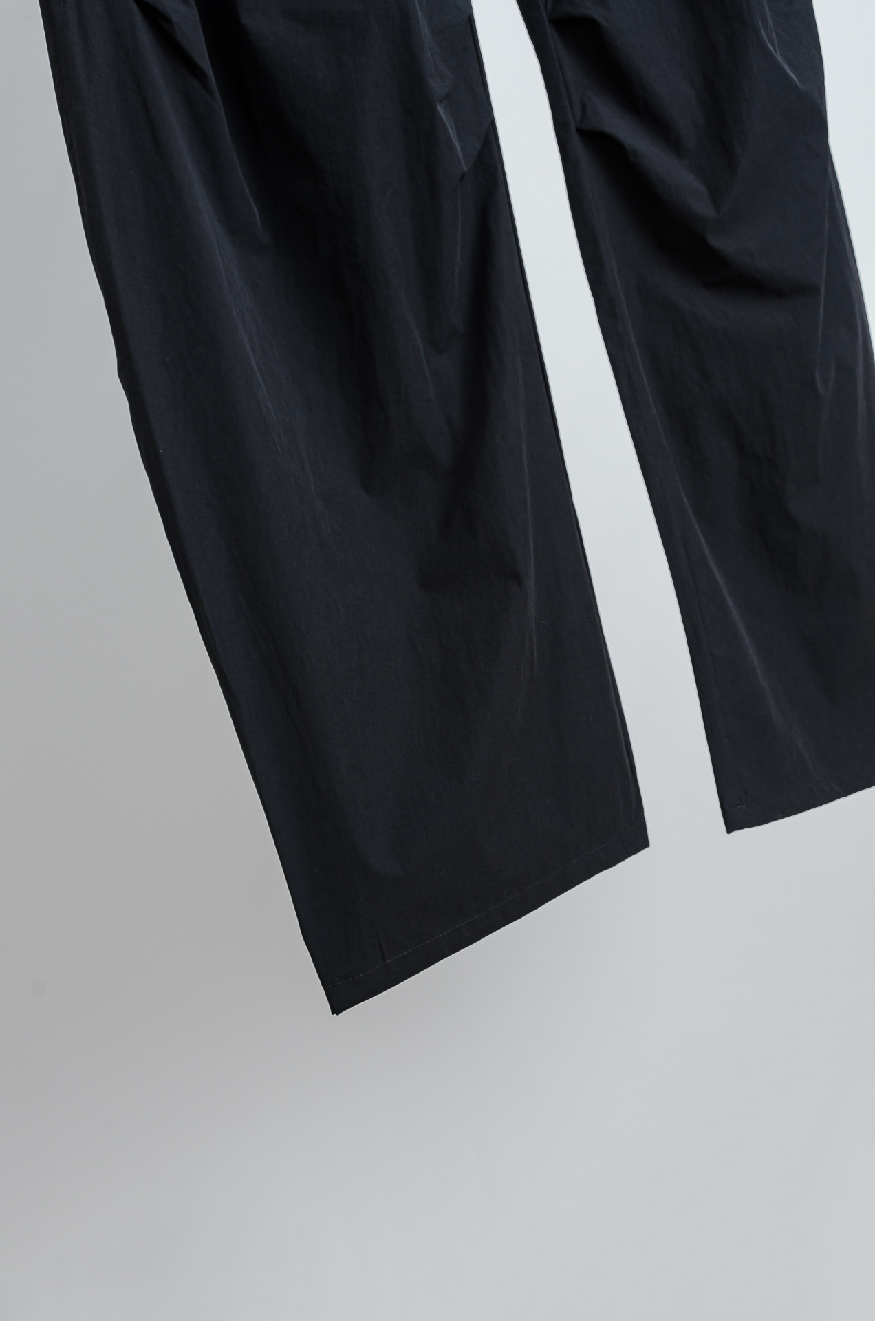 ☀️☀️ LV 2026新春最新出品宽松裤脚休闲裤#休闲百搭的一款 上身很舒适 弹力收腰抽绳，阔腿设计，