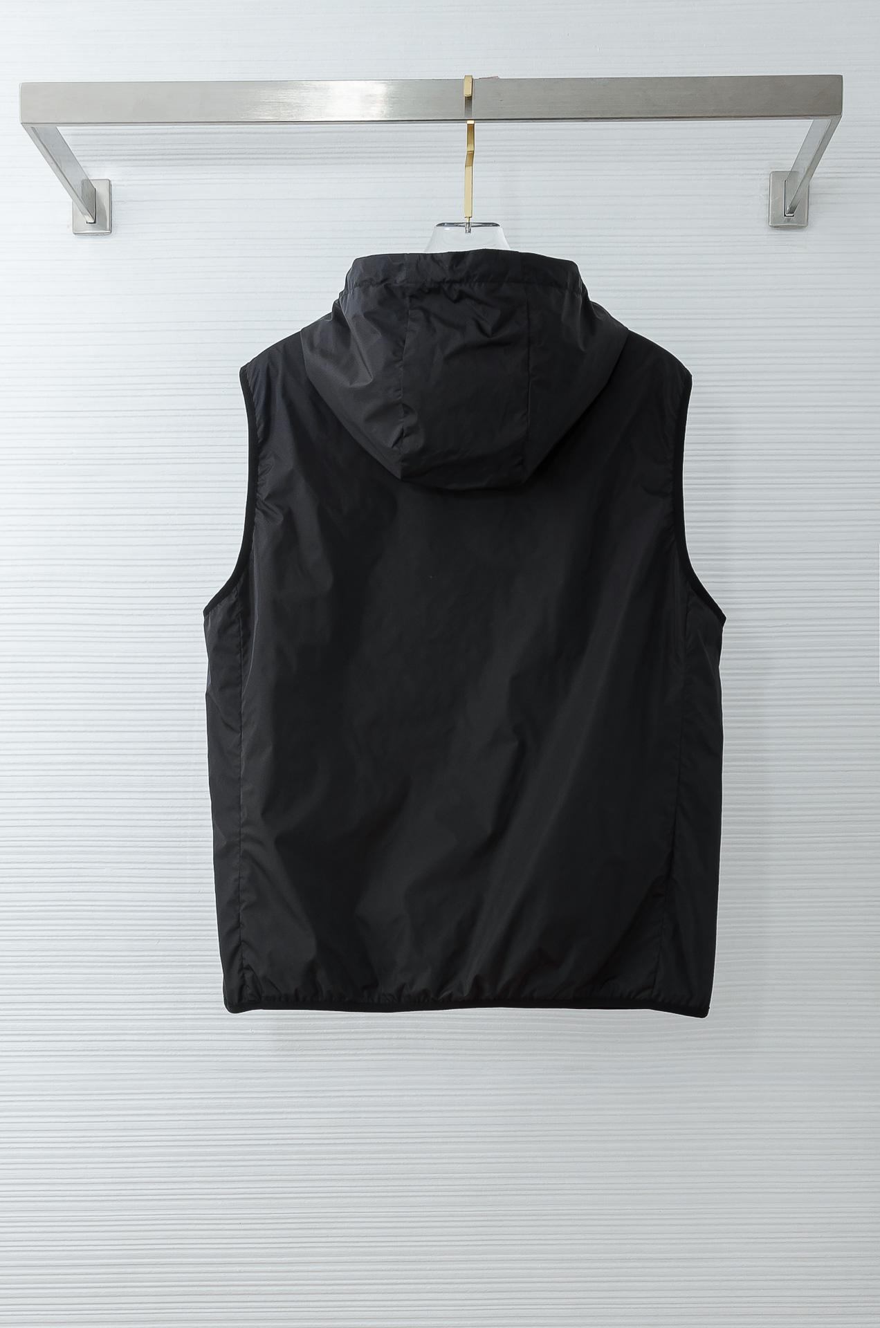 PR#ADA普拉达2026FW 秋冬最新连帽设计男士休闲马甲夹克外套#上身十分的舒适，质感超级的细腻且柔