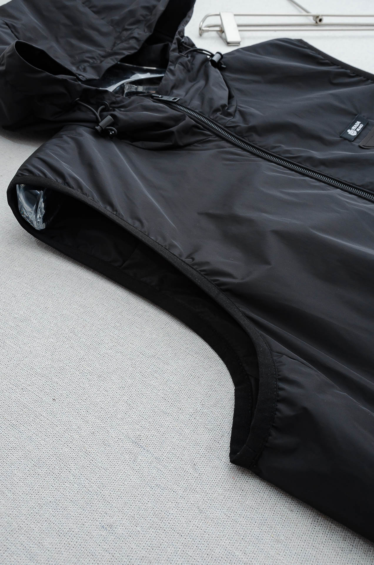 PR#ADA普拉达2026FW 秋冬最新连帽设计男士休闲马甲夹克外套#上身十分的舒适，质感超级的细腻且柔