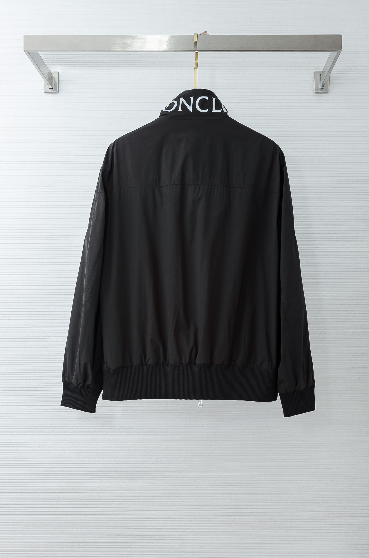 MONC* LER*.蒙口2026 ss最新春季新品，立领防水夹克外套#同步官网发售！该款夹克外层超柔聚