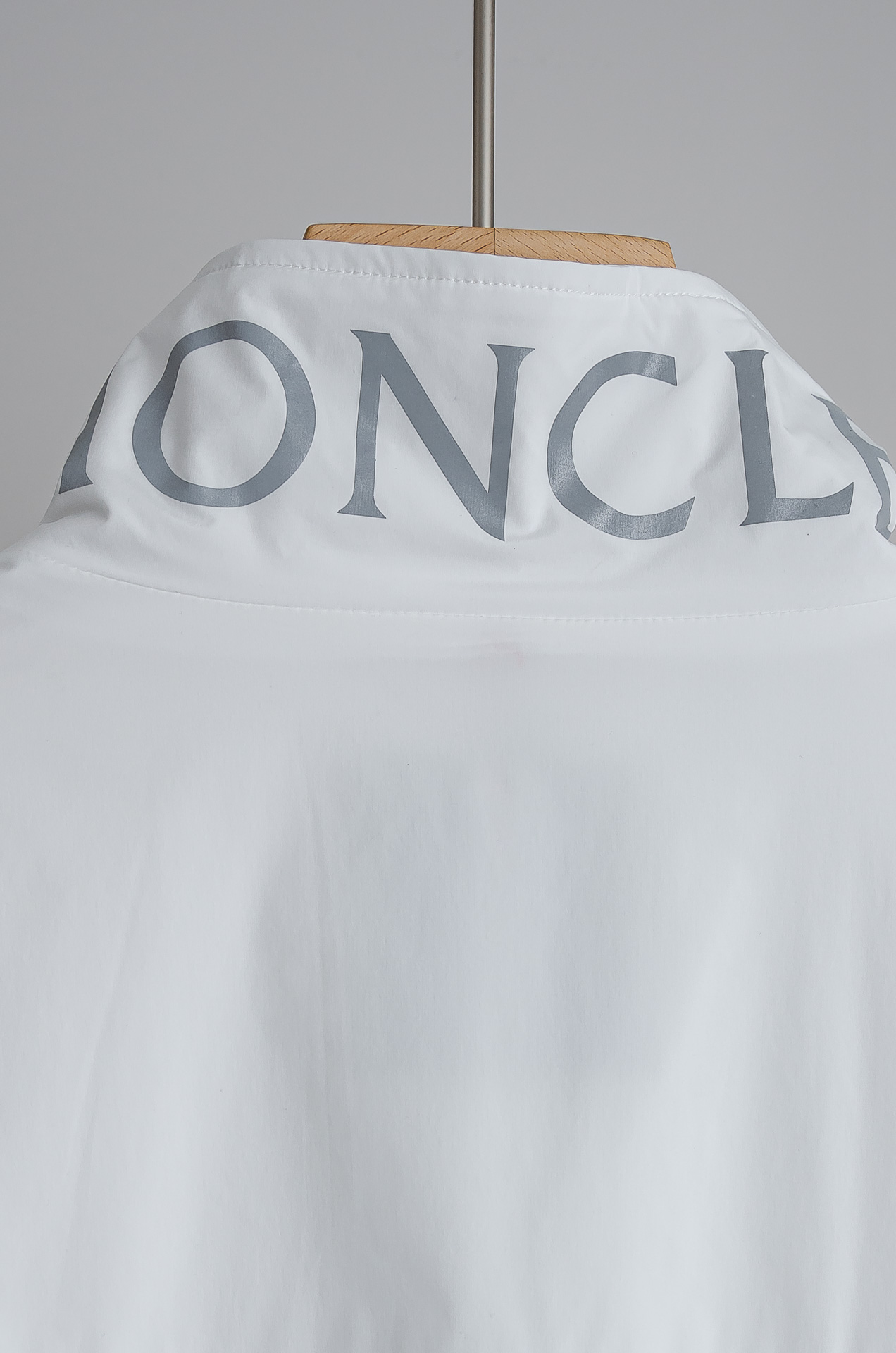 ☀️☀️MONCLER蒙口2026新春最新出品，立领防水夹克外套#同步官网发售！该款夹克外层超柔聚酯纤维