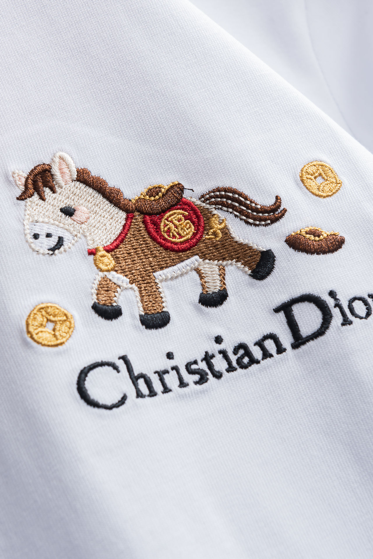 Dior迪奥 2026SS时尚潮人必备男士休闲圆领短袖T恤衫#设计理念潮流前卫与尚可持续，选用客供进口1