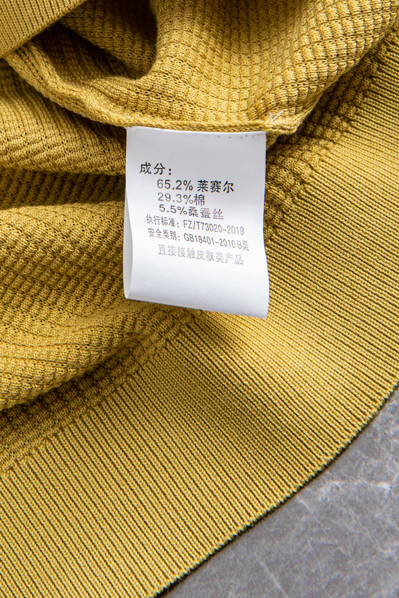 杰尼亚zegna2026春夏新款 桑蚕丝混纺男士针织海鸥领无扣V型翻领 短袖衫！采用5.5%蚕丝+65.