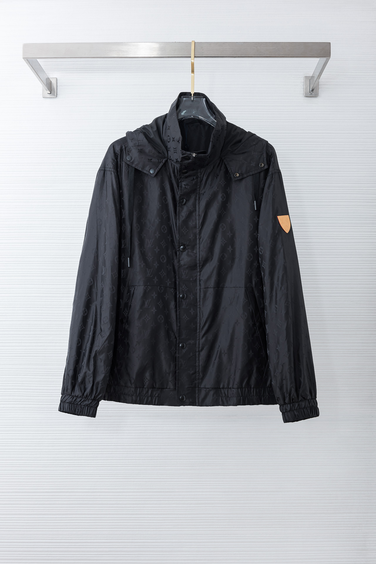 LV 路易威登2026 ss最新春季新品！Monogram立体提花连帽防水夹克外套#同步官网发售！该款夹