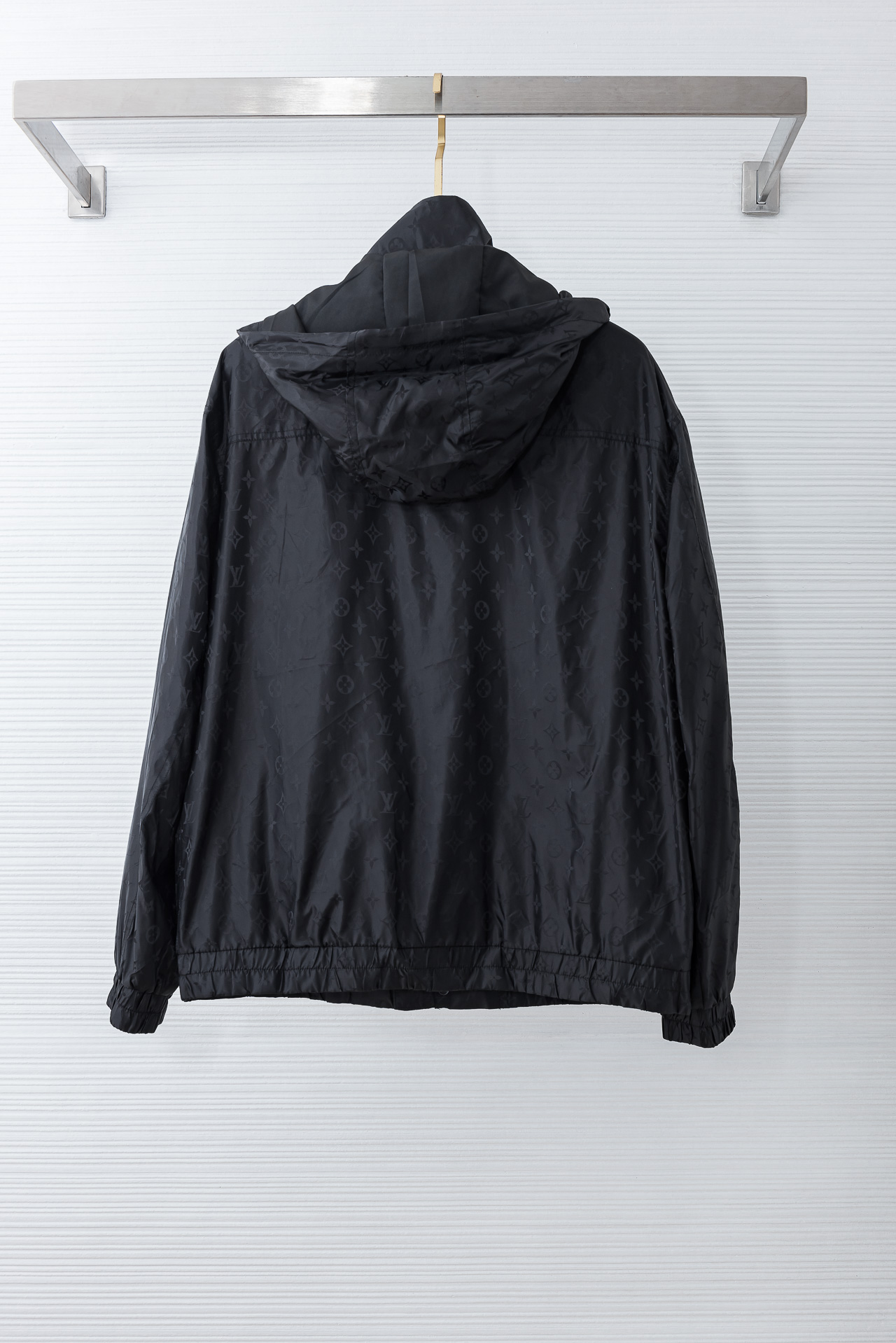 LV 路易威登2026 ss最新春季新品！Monogram立体提花连帽防水夹克外套#同步官网发售！该款夹