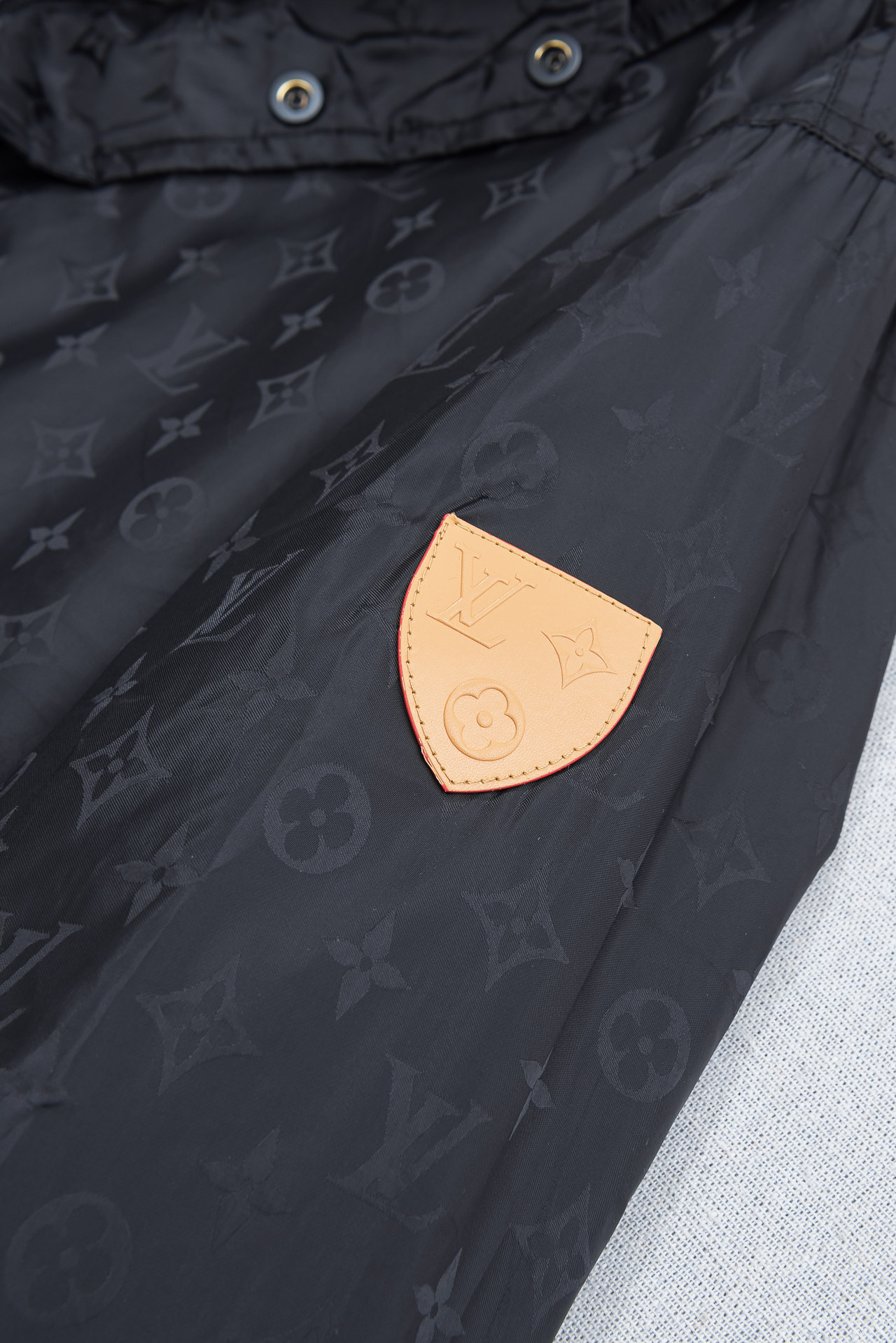 LV 路易威登2026 ss最新春季新品！Monogram立体提花连帽防水夹克外套#同步官网发售！该款夹