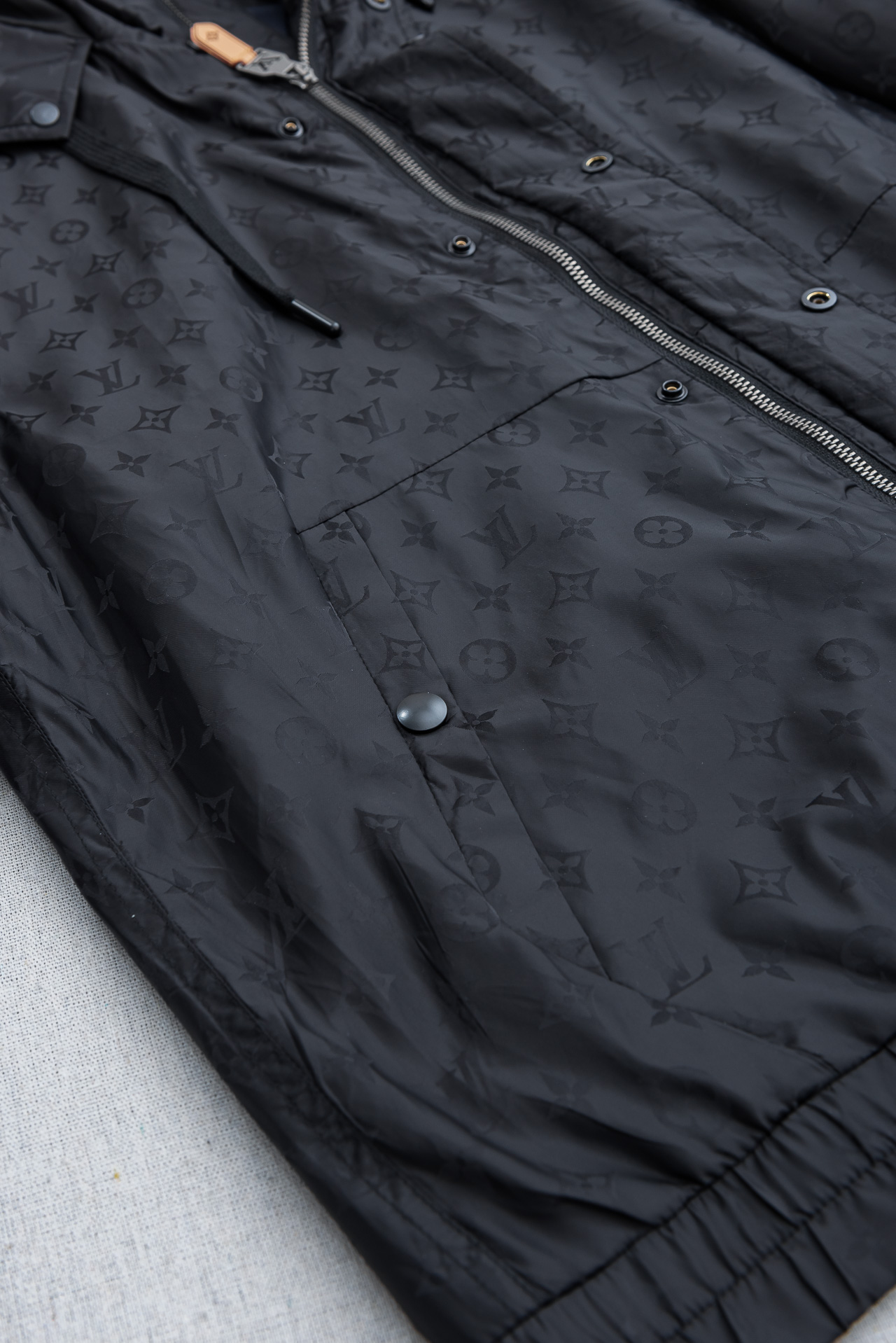 LV 路易威登2026 ss最新春季新品！Monogram立体提花连帽防水夹克外套#同步官网发售！该款夹