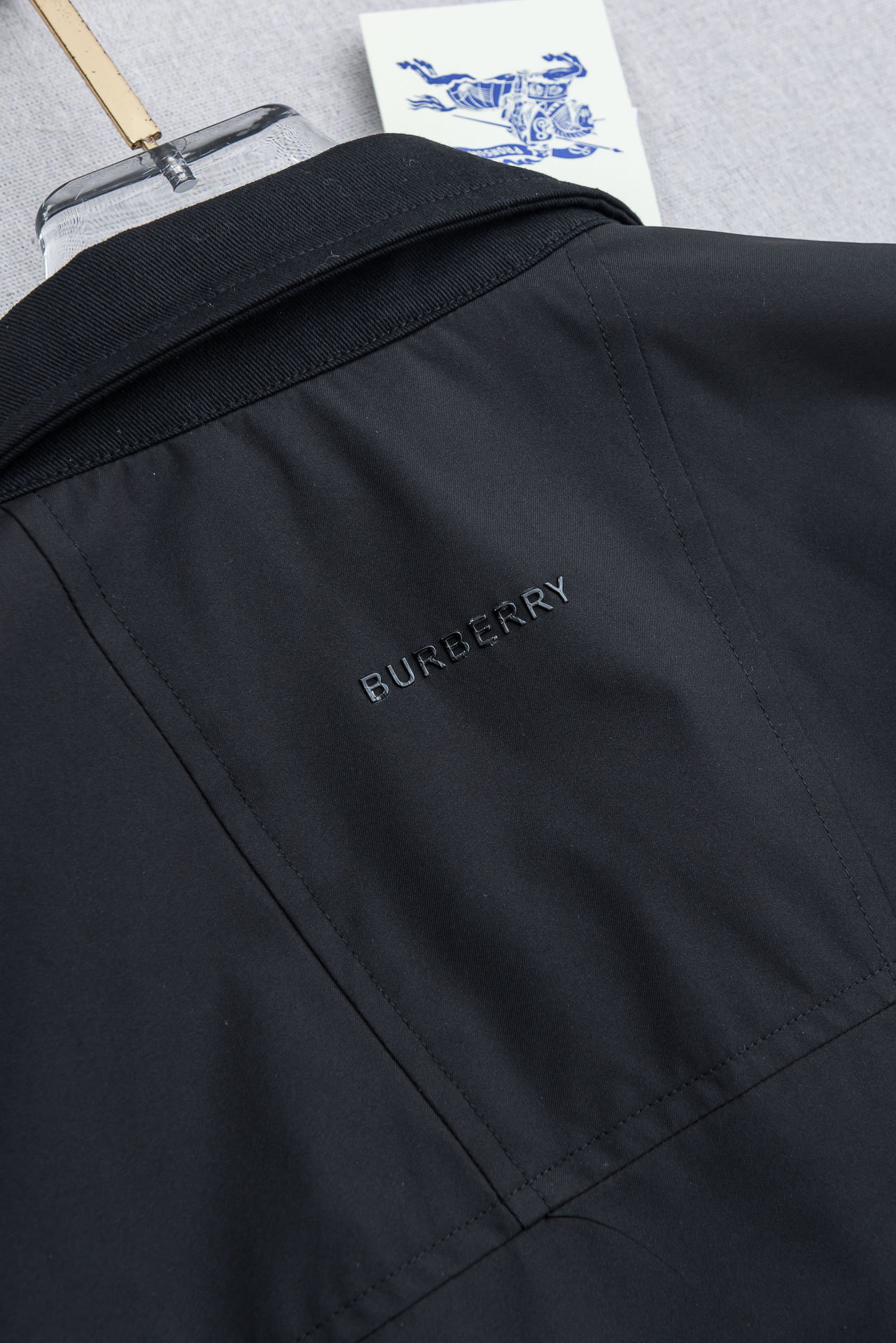 26ss新春最新出品 棉质BUR王牌尖货， 原厂原料棉纺厂特供长绒精纺棉质混纺斜纹材质打造。内侧为 Bu