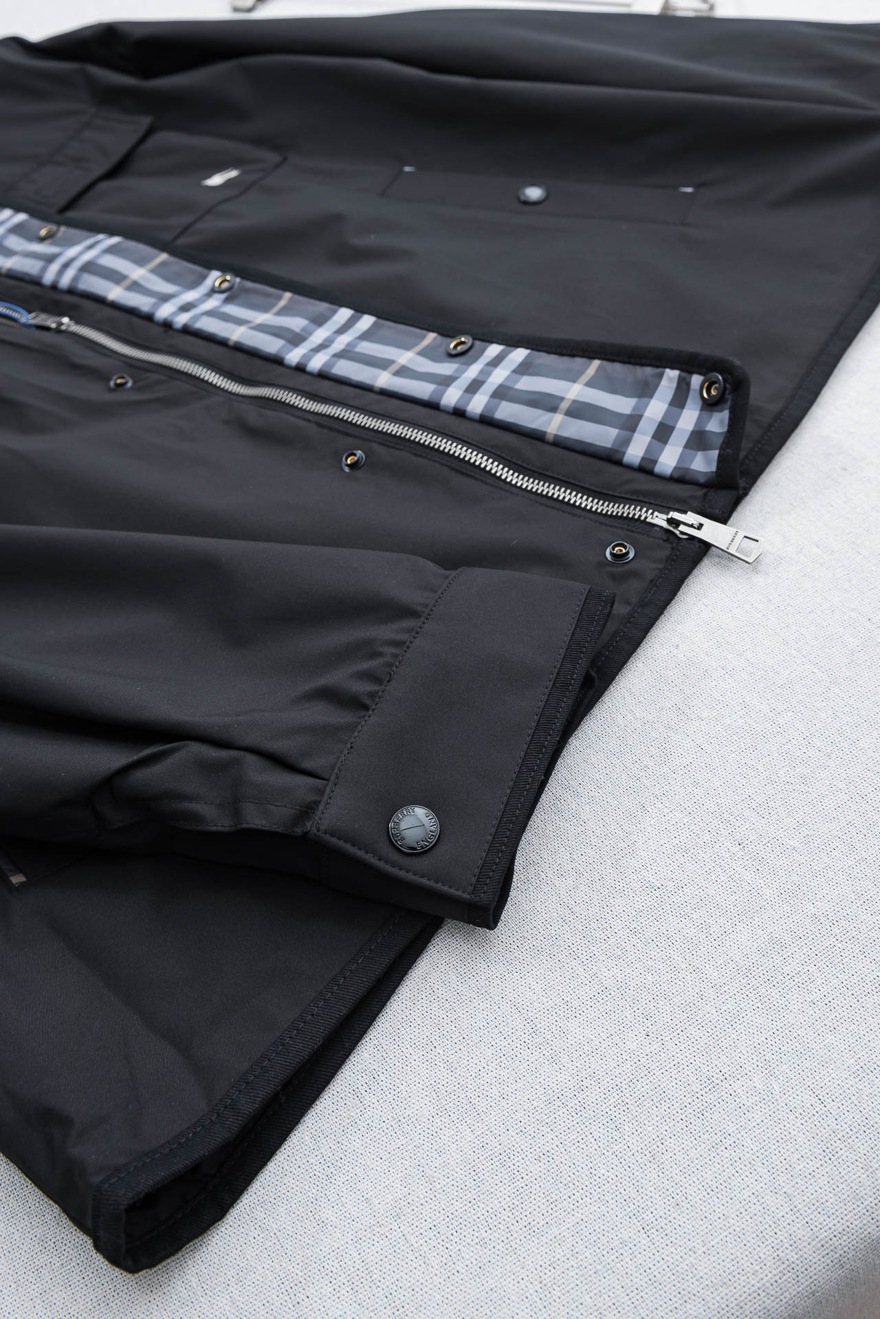 26ss新春最新出品 棉质BUR王牌尖货， 原厂原料棉纺厂特供长绒精纺棉质混纺斜纹材质打造。内侧为 Bu